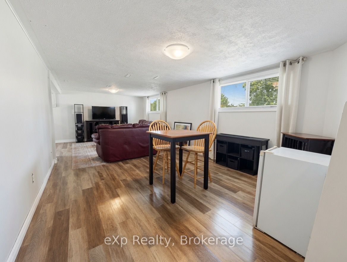 160 Westfall Crescent Property Photo 15