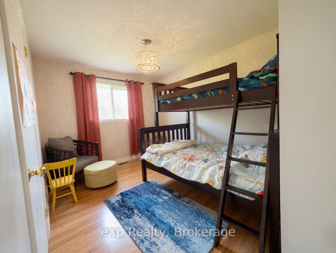 160 Westfall Crescent Property Photo 16