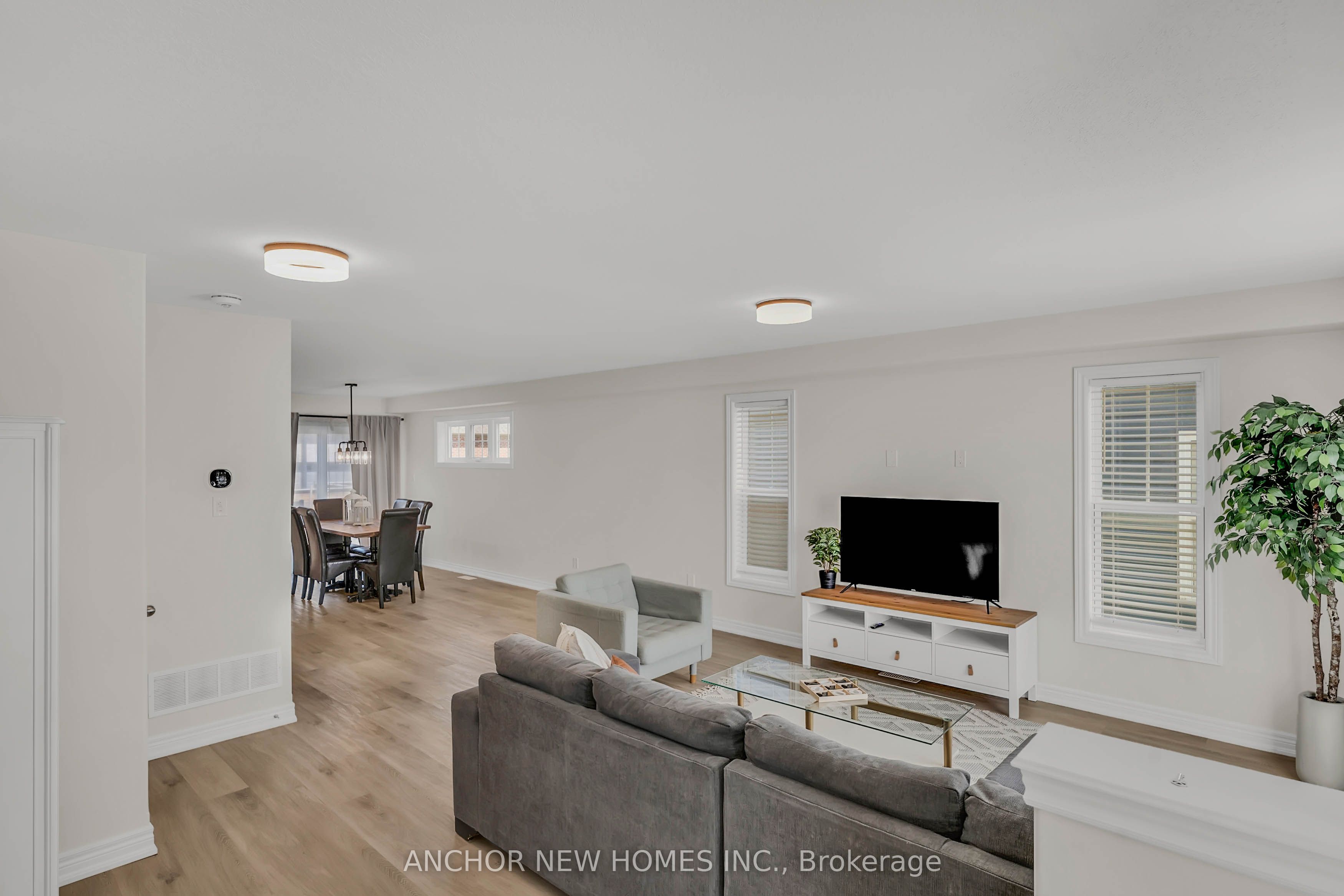 883 Broadway Boulevard Property Photo 5
