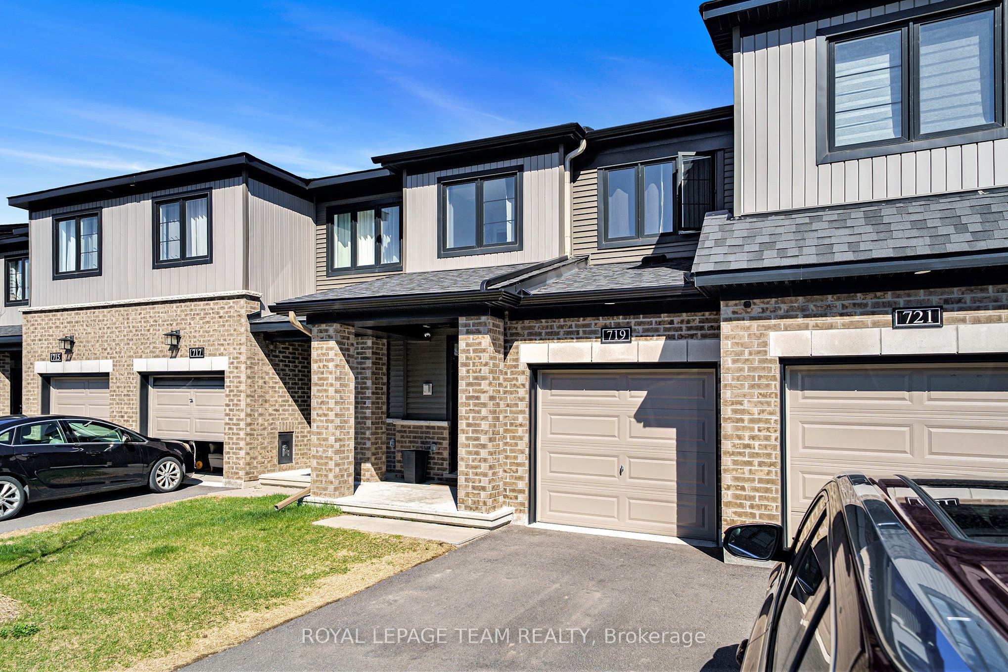 719 Doneraile Walk Property Photo 2
