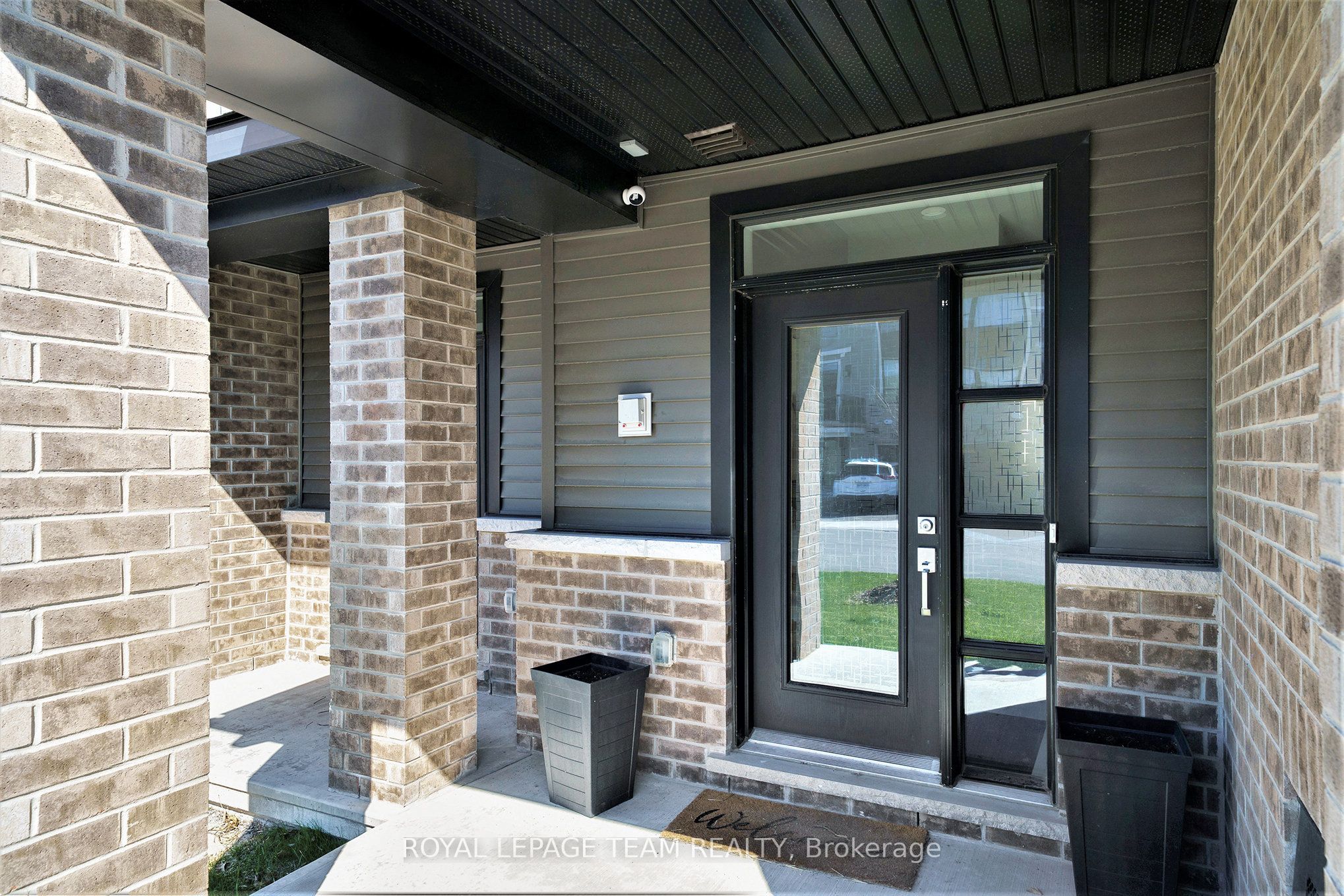 719 Doneraile Walk Property Photo 4