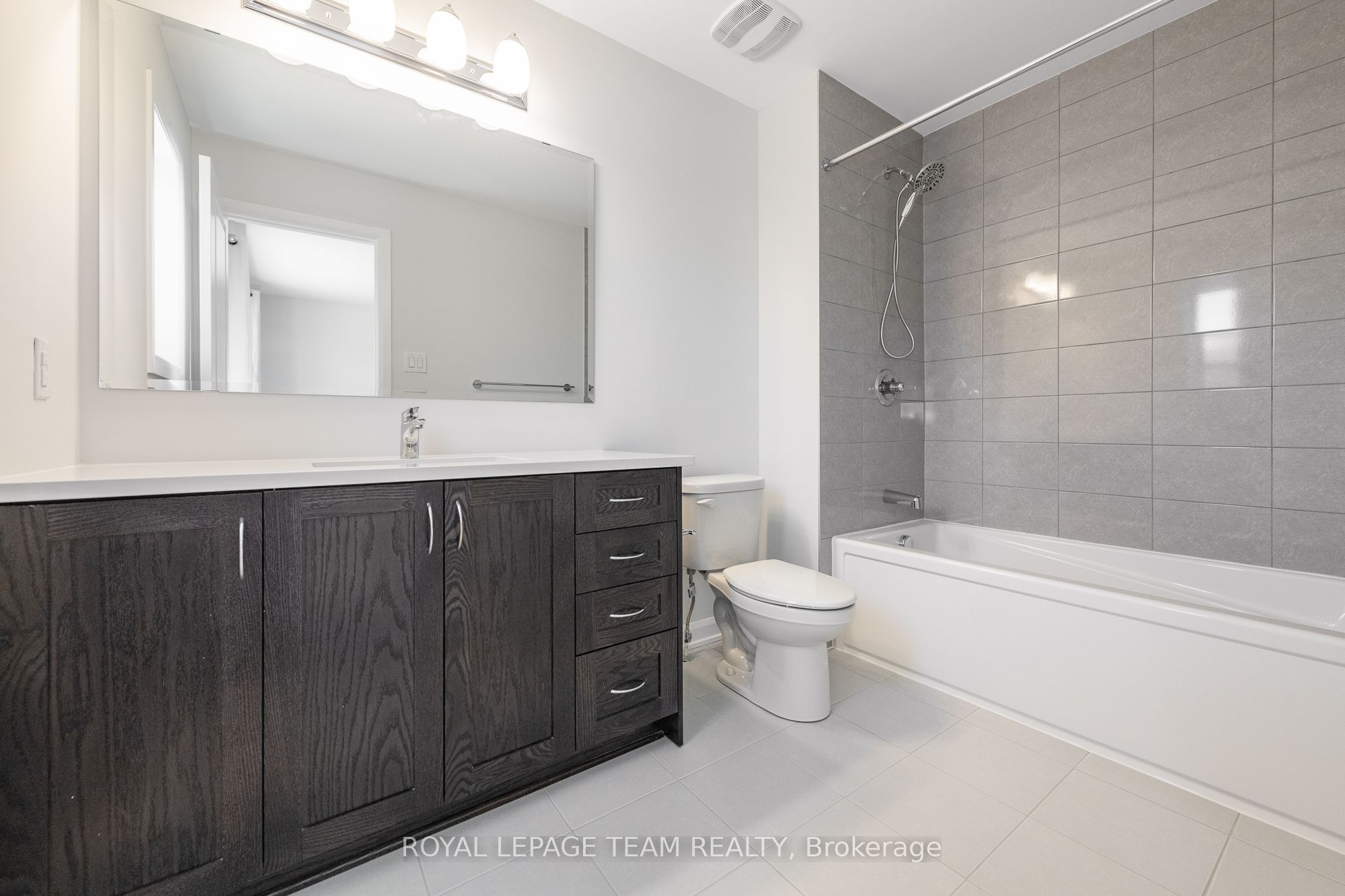 719 Doneraile Walk Property Photo 13