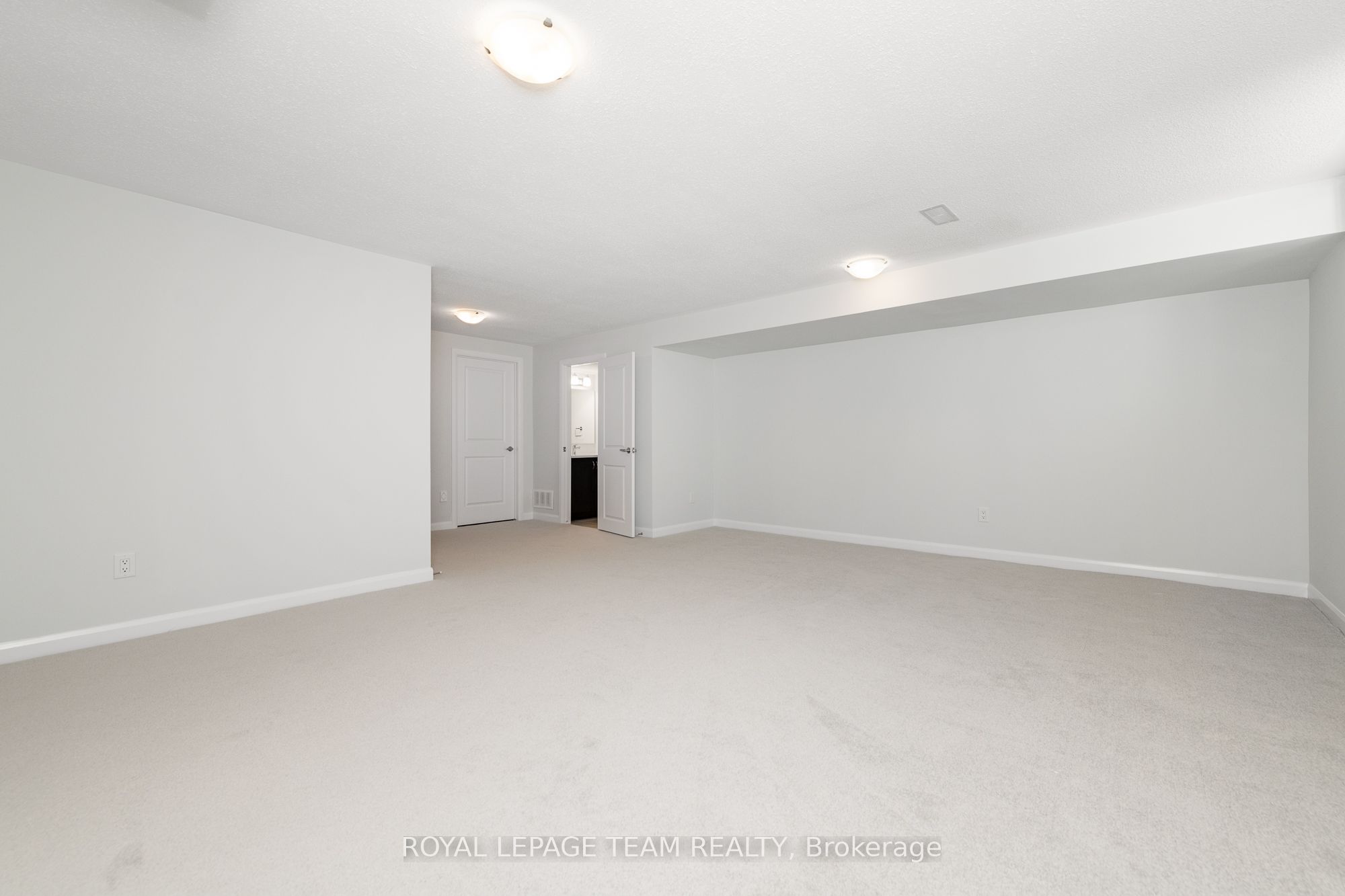 719 Doneraile Walk Property Photo 19