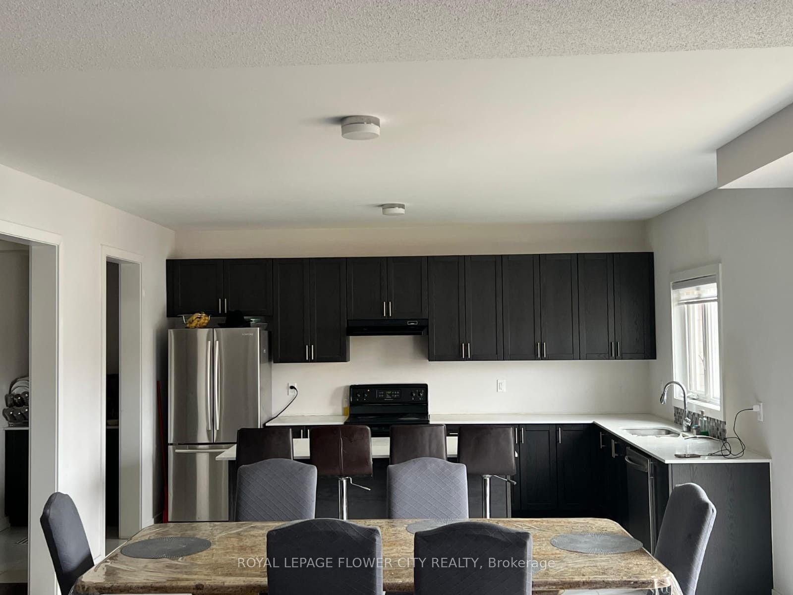 31 Tulip Crescent Property Photo 4