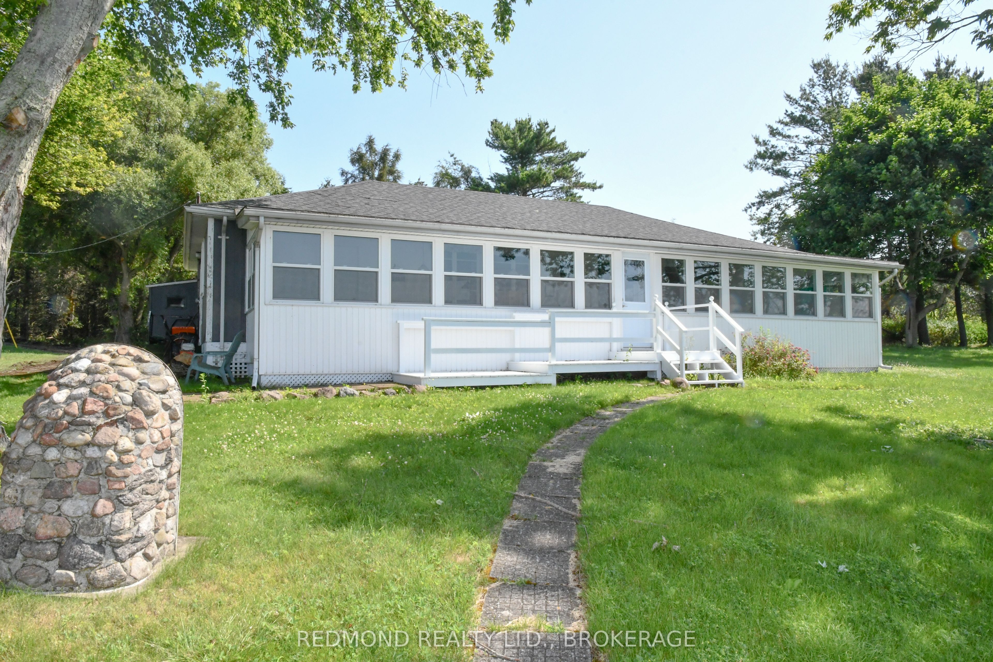 1686 Howe Island Drive Property Photo 23