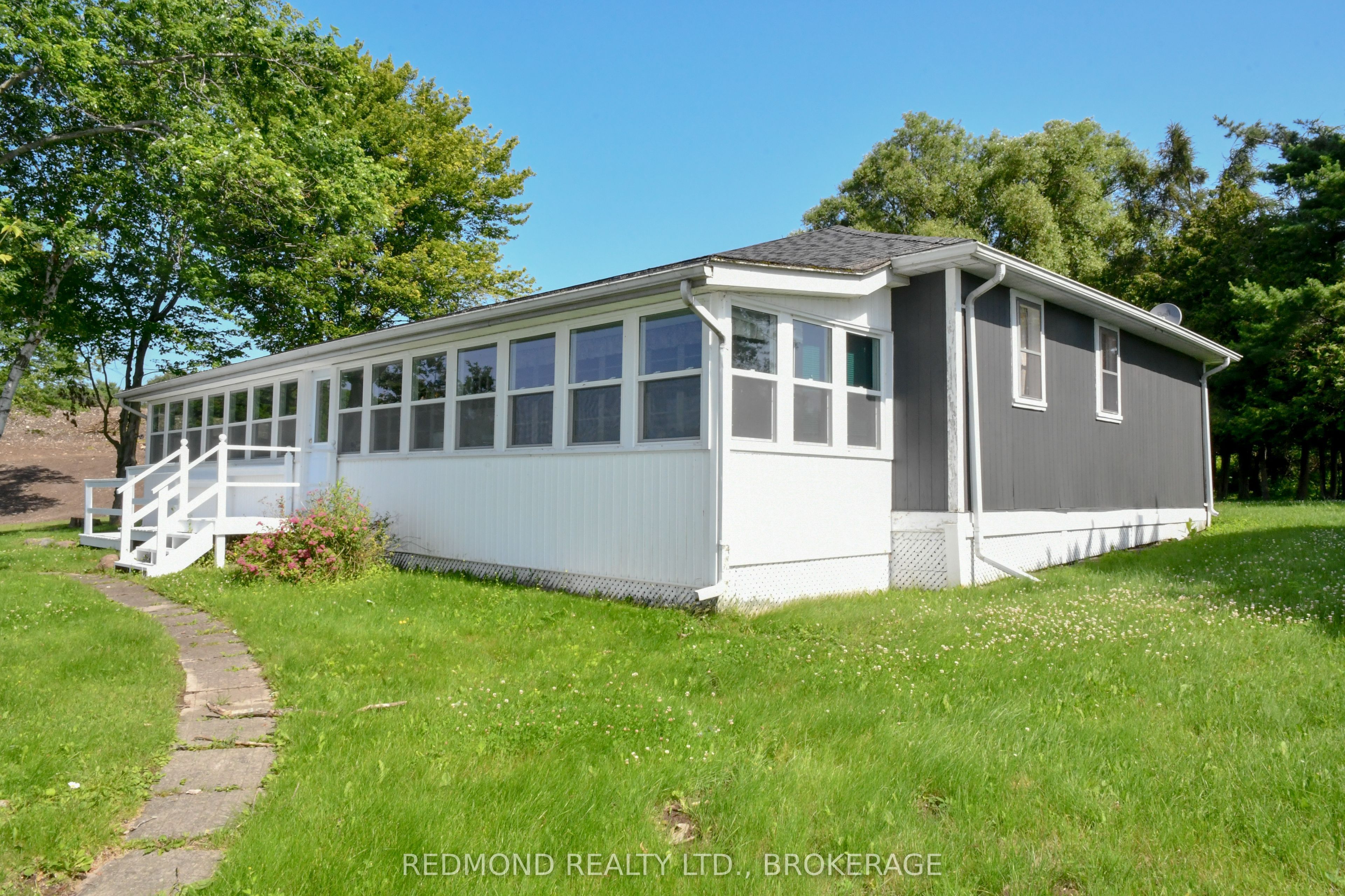 1686 Howe Island Drive Property Photo 26