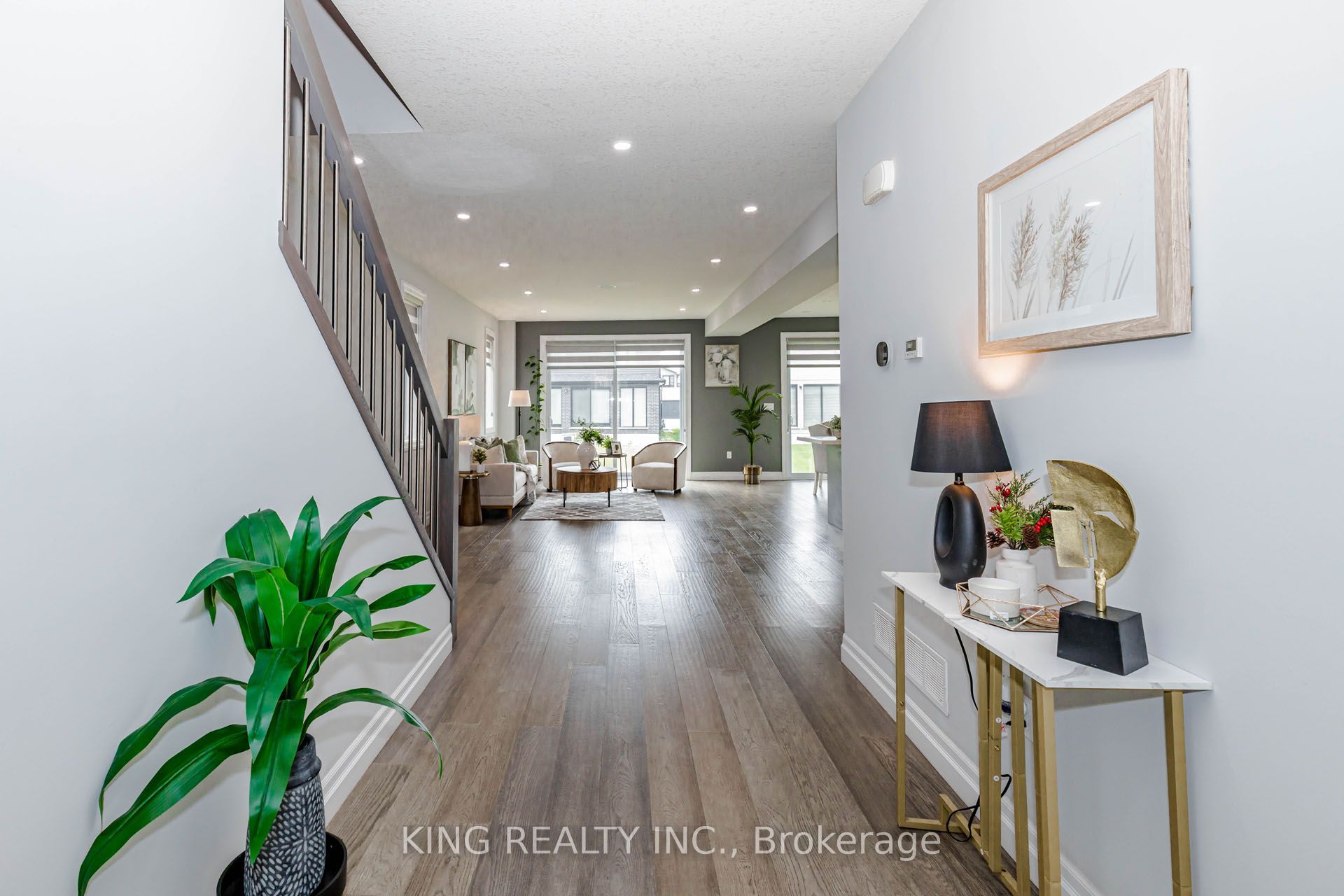 584 Chelton Road Property Photo 6
