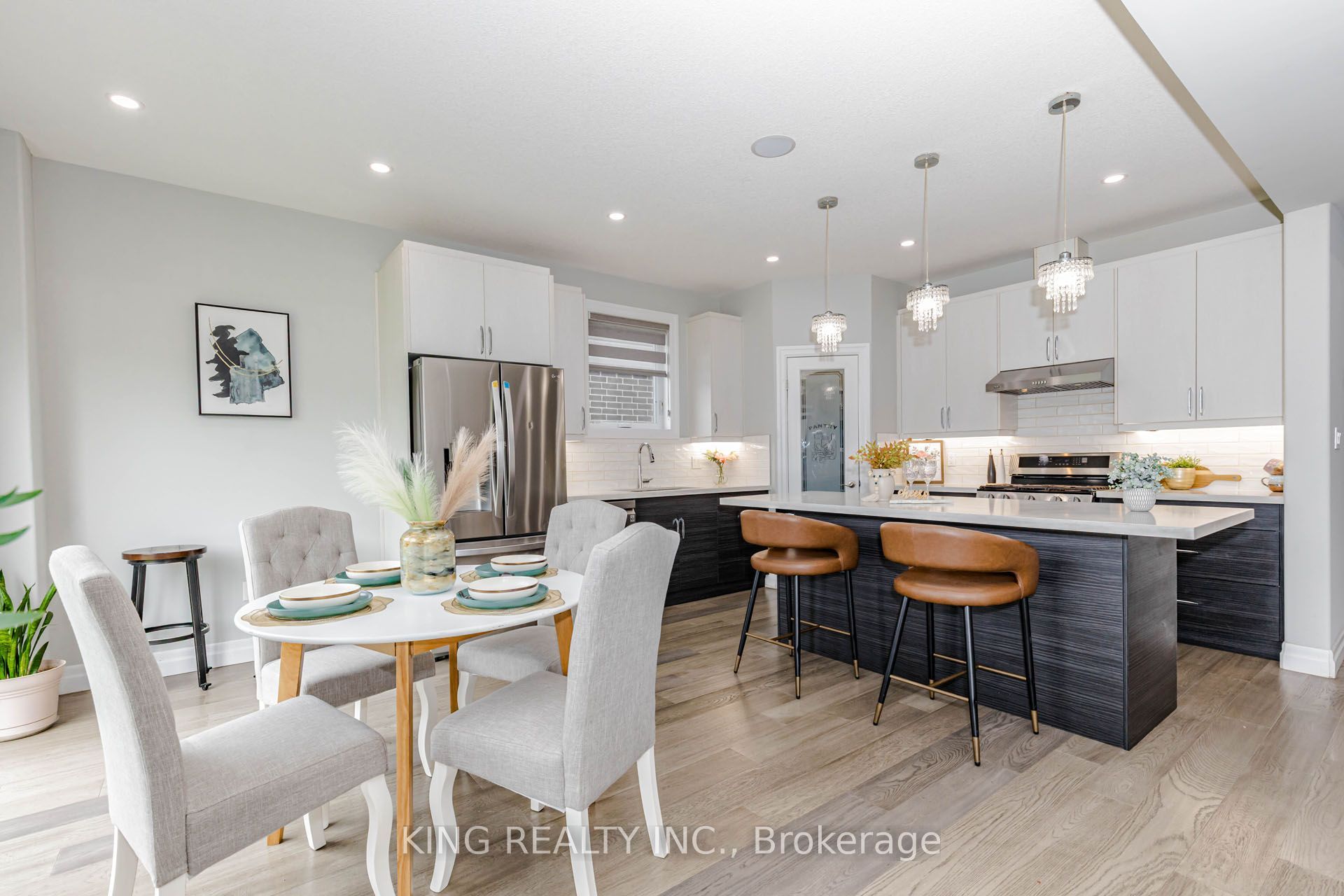 584 Chelton Road Property Photo 14