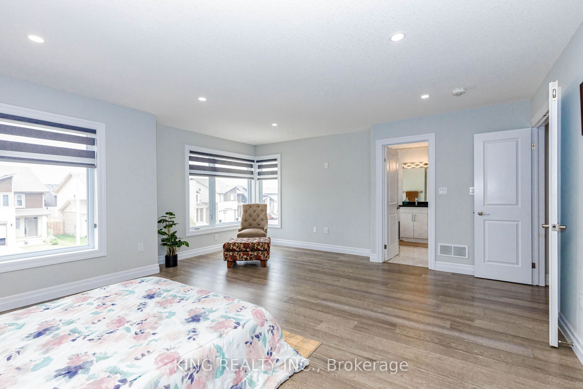 584 Chelton Road Property Photo 25