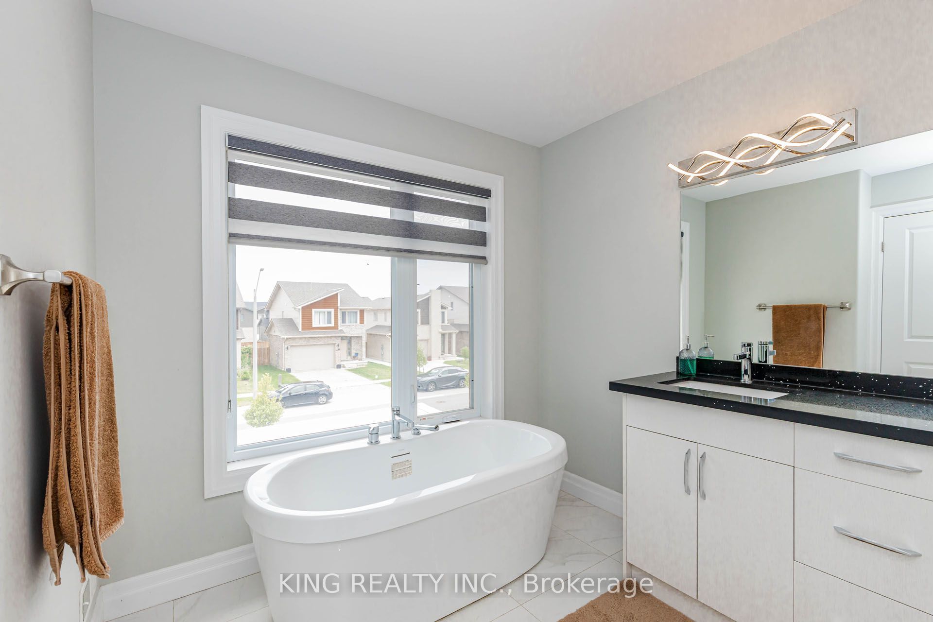 584 Chelton Road Property Photo 27
