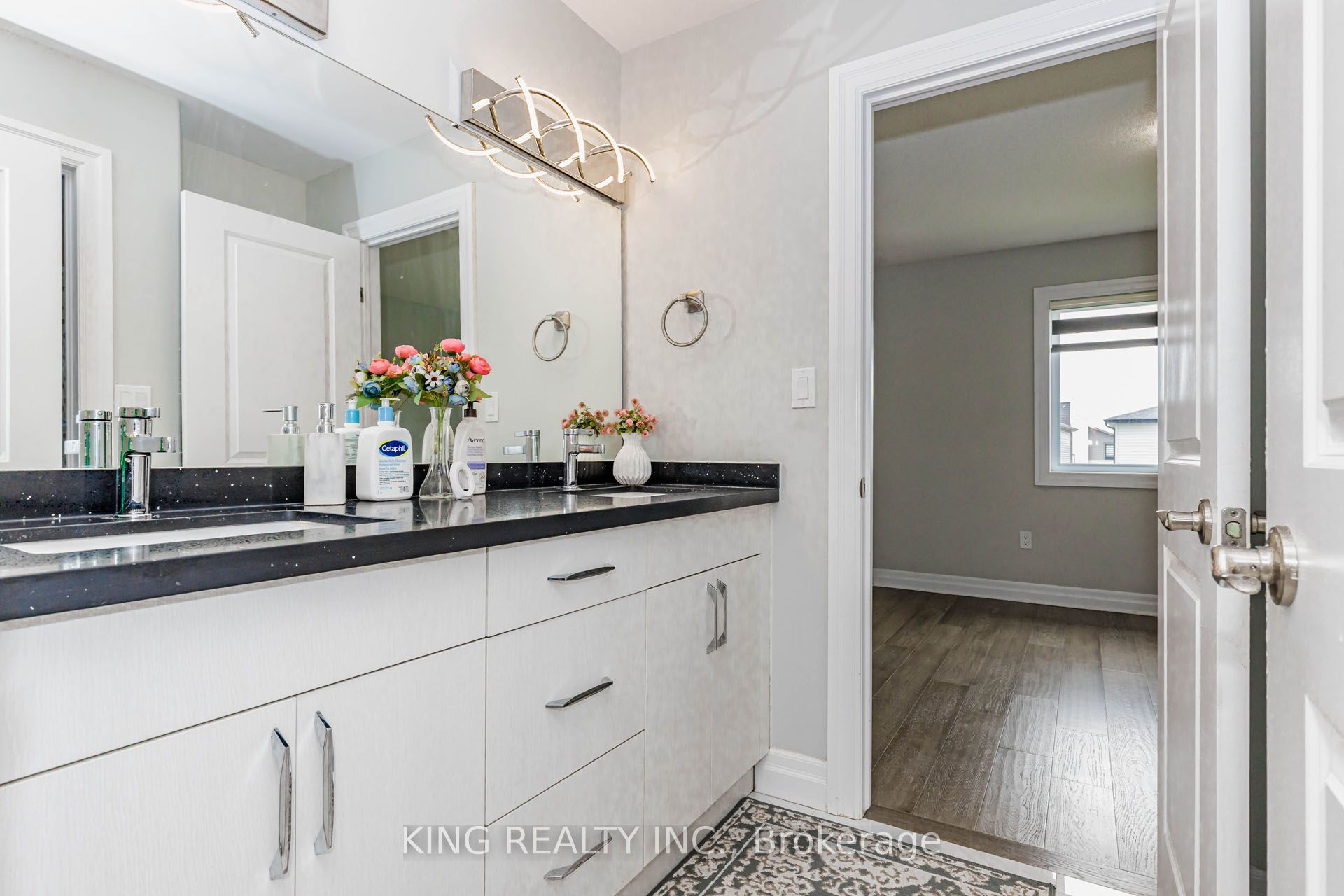 584 Chelton Road Property Photo 30