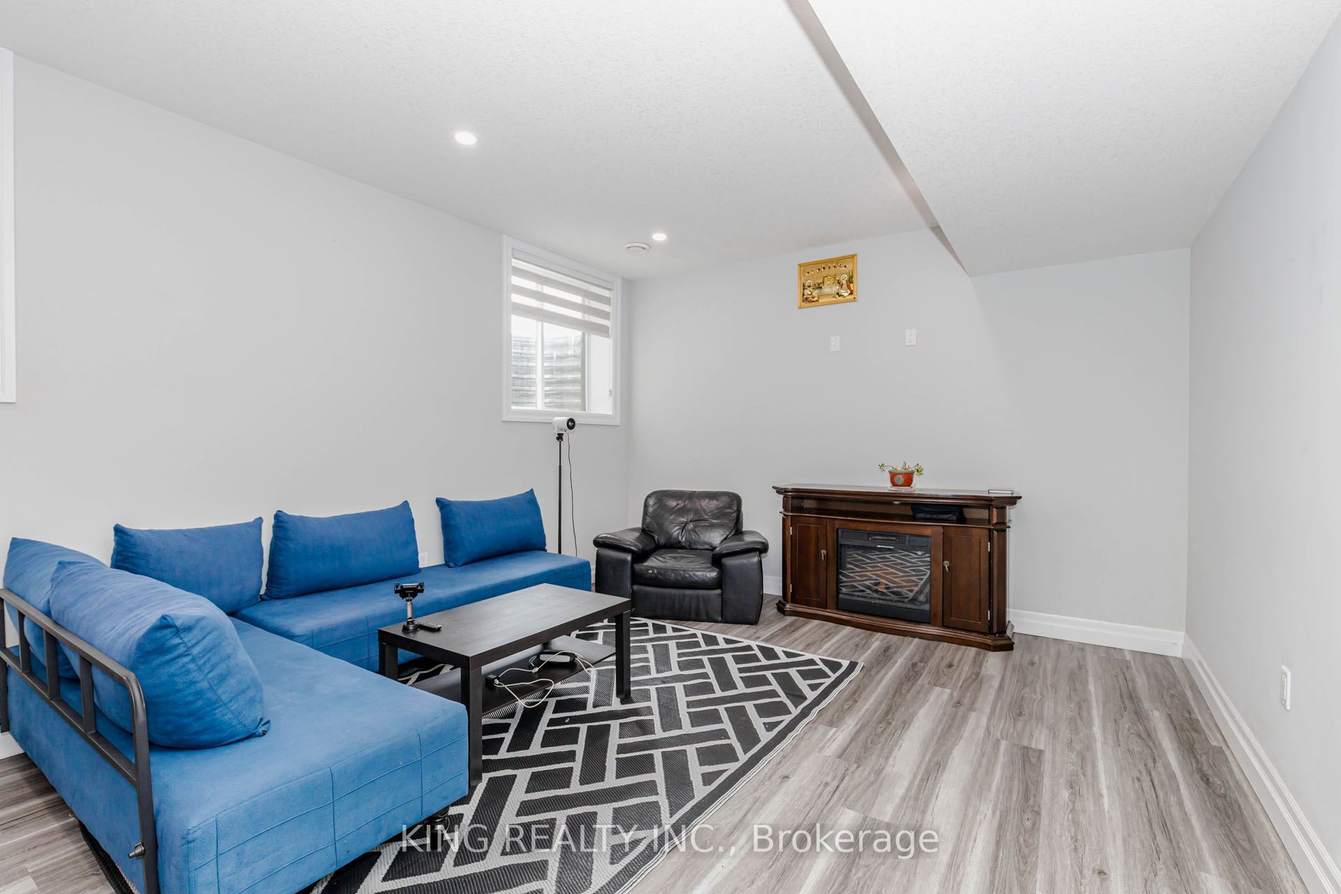 584 Chelton Road Property Photo 40