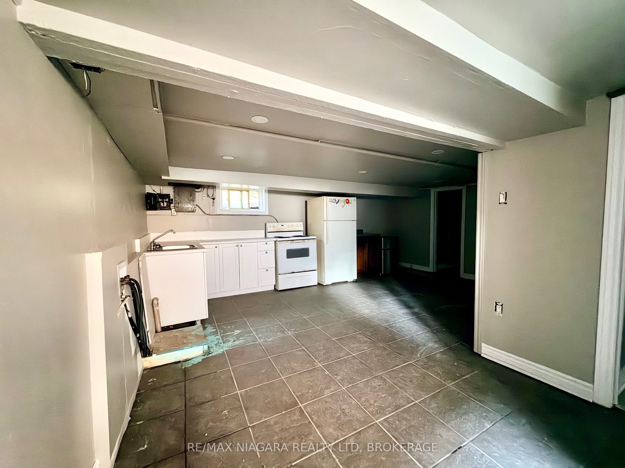 93 State Street Property Photo 25