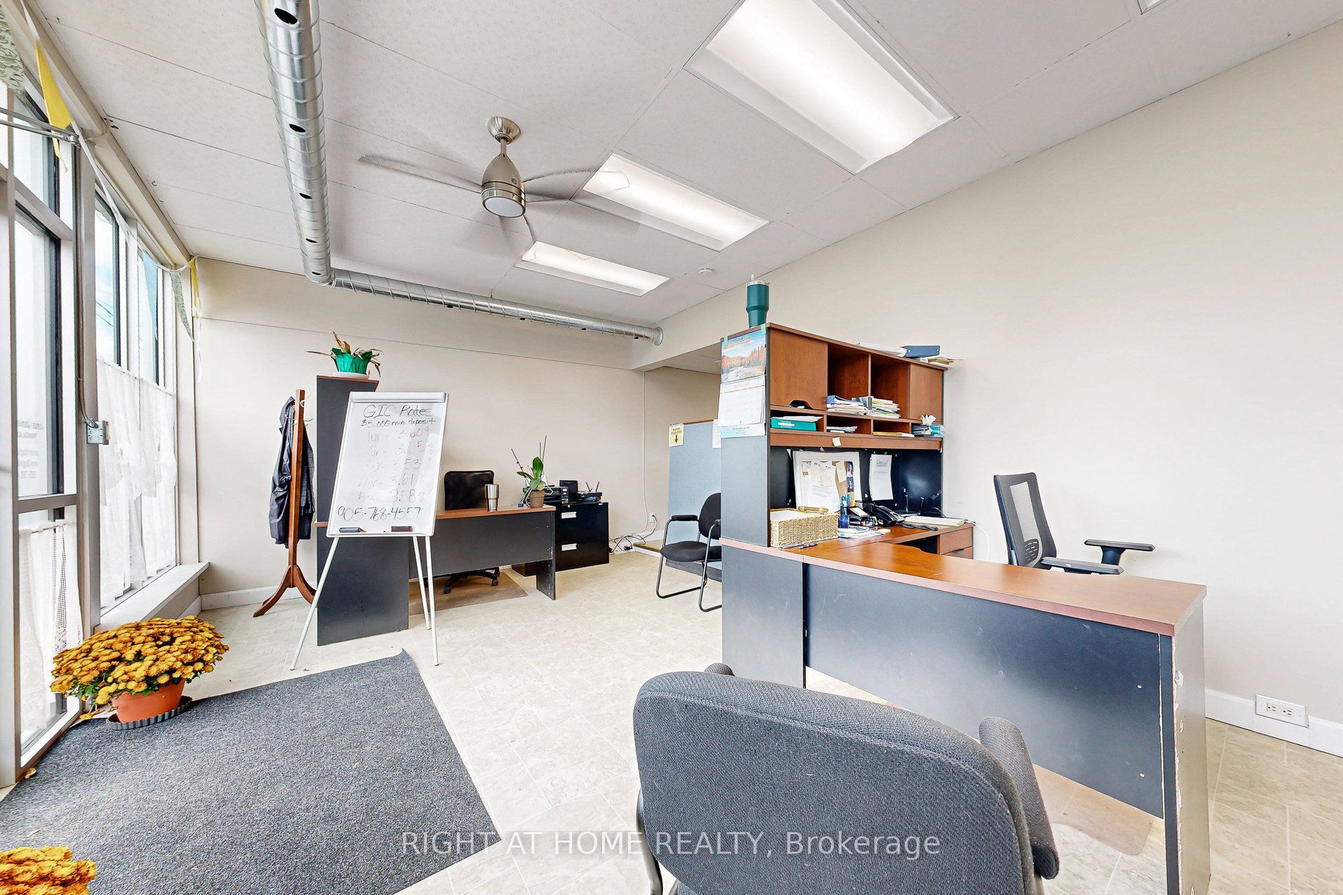 28-30 King Street W Property Photo 12