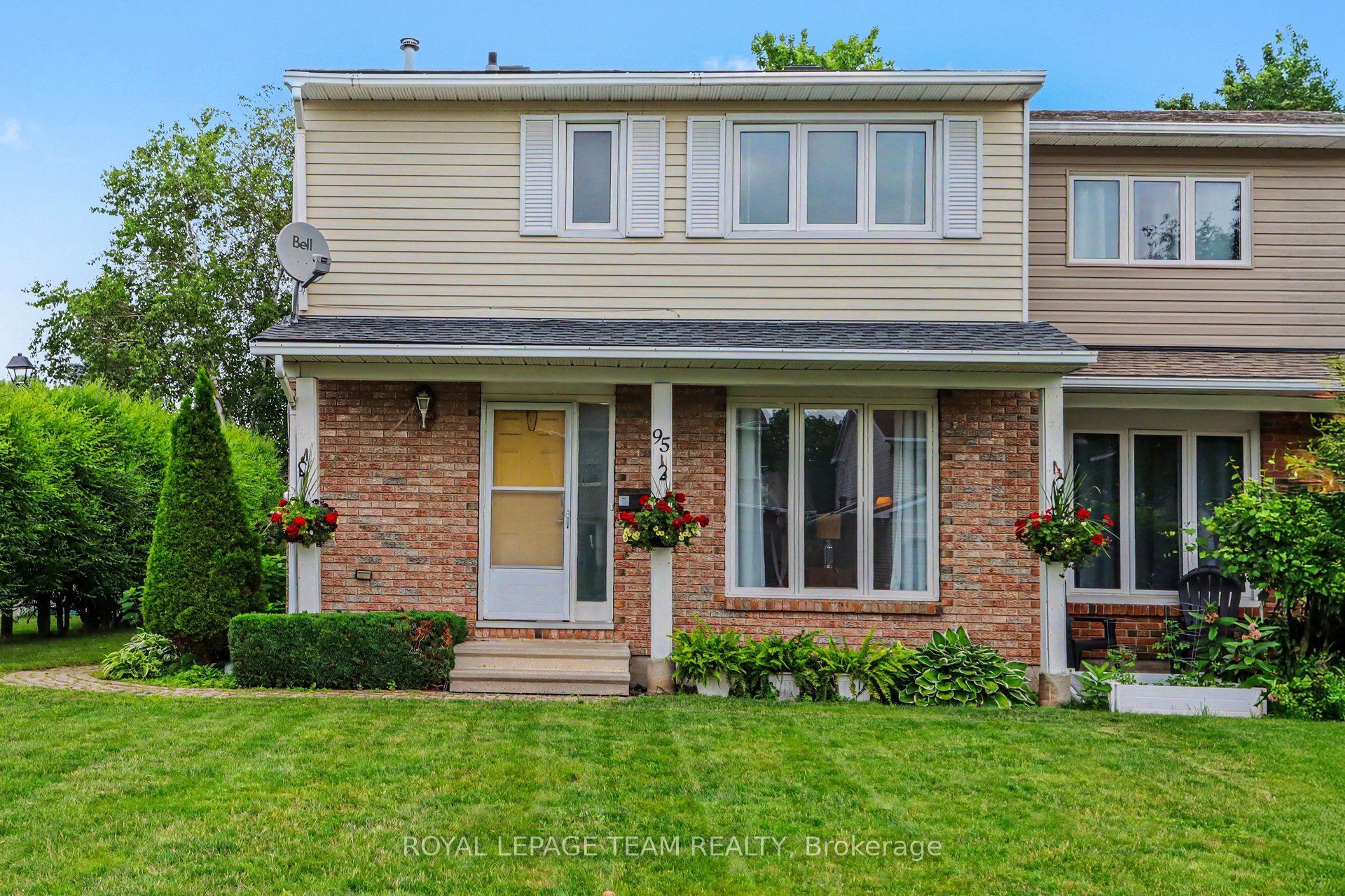 95 Seabrooke Drive Property Photo 1