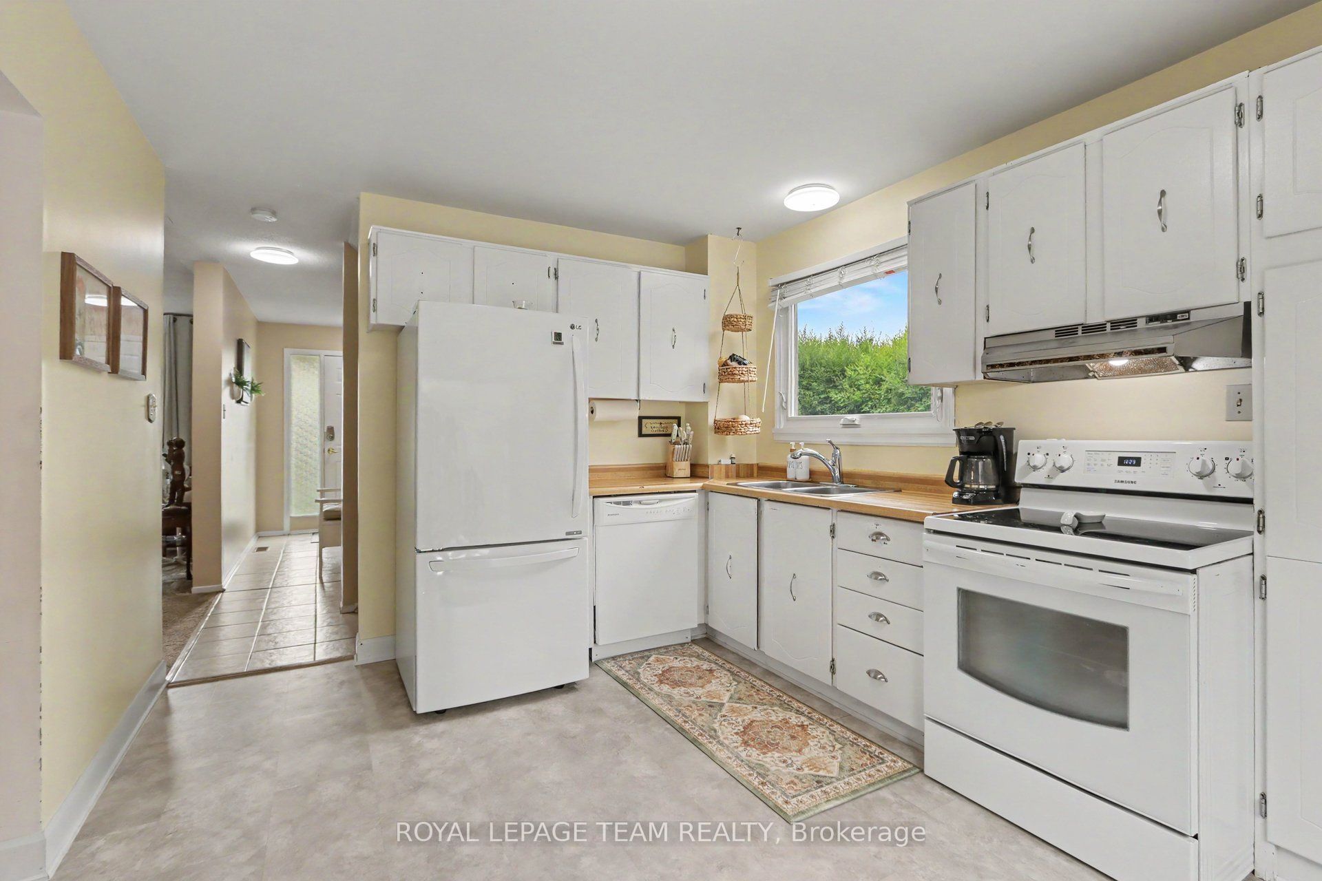 95 Seabrooke Drive Property Photo 9
