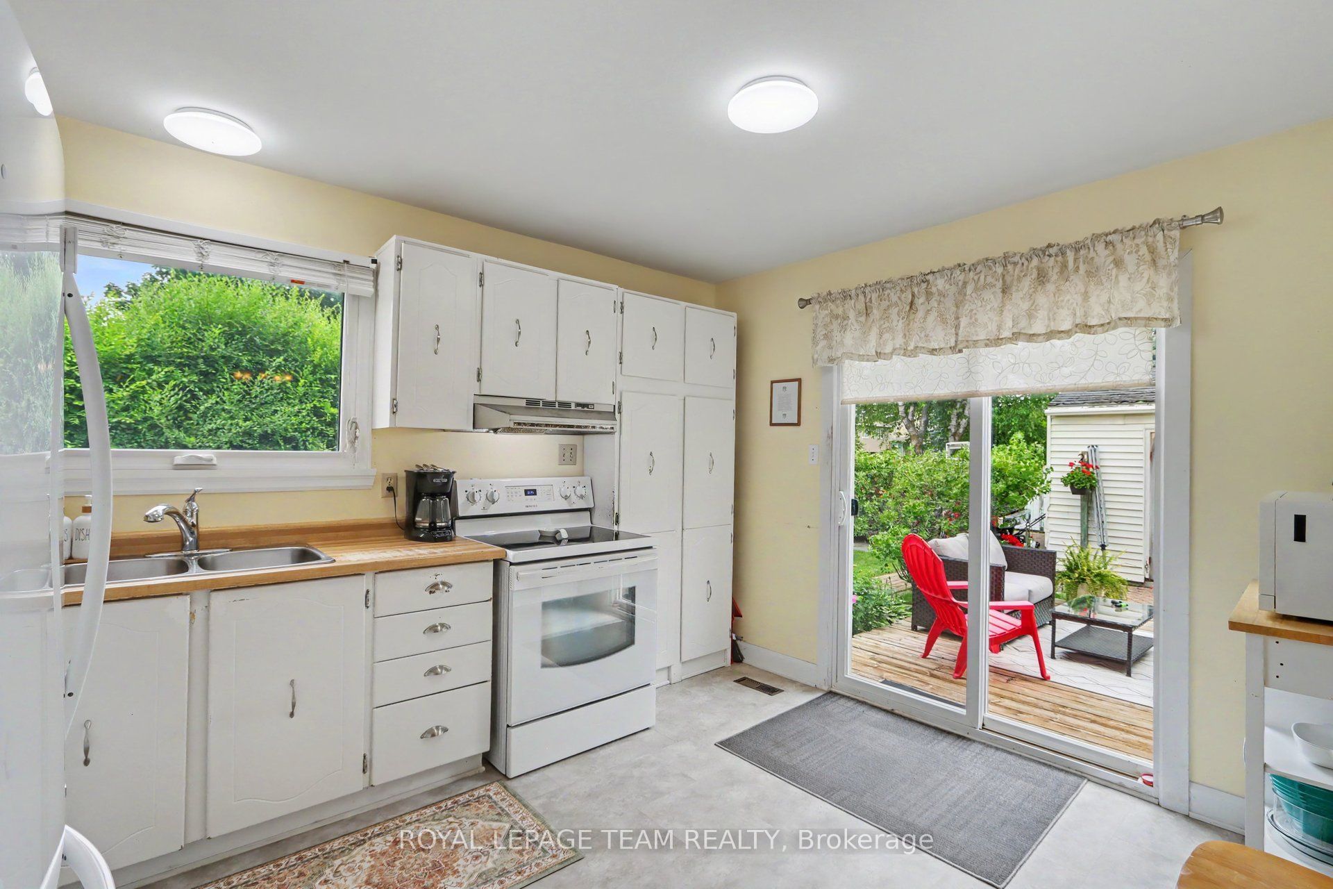 95 Seabrooke Drive Property Photo 10