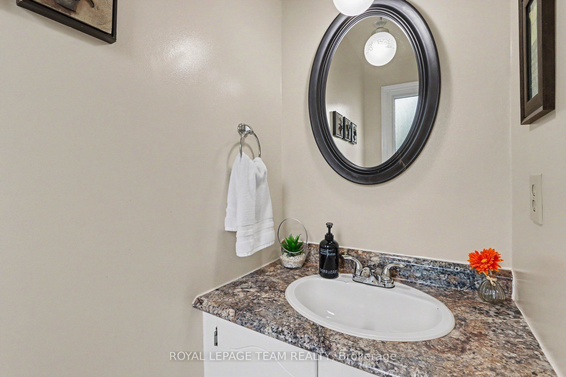 95 Seabrooke Drive Property Photo 11