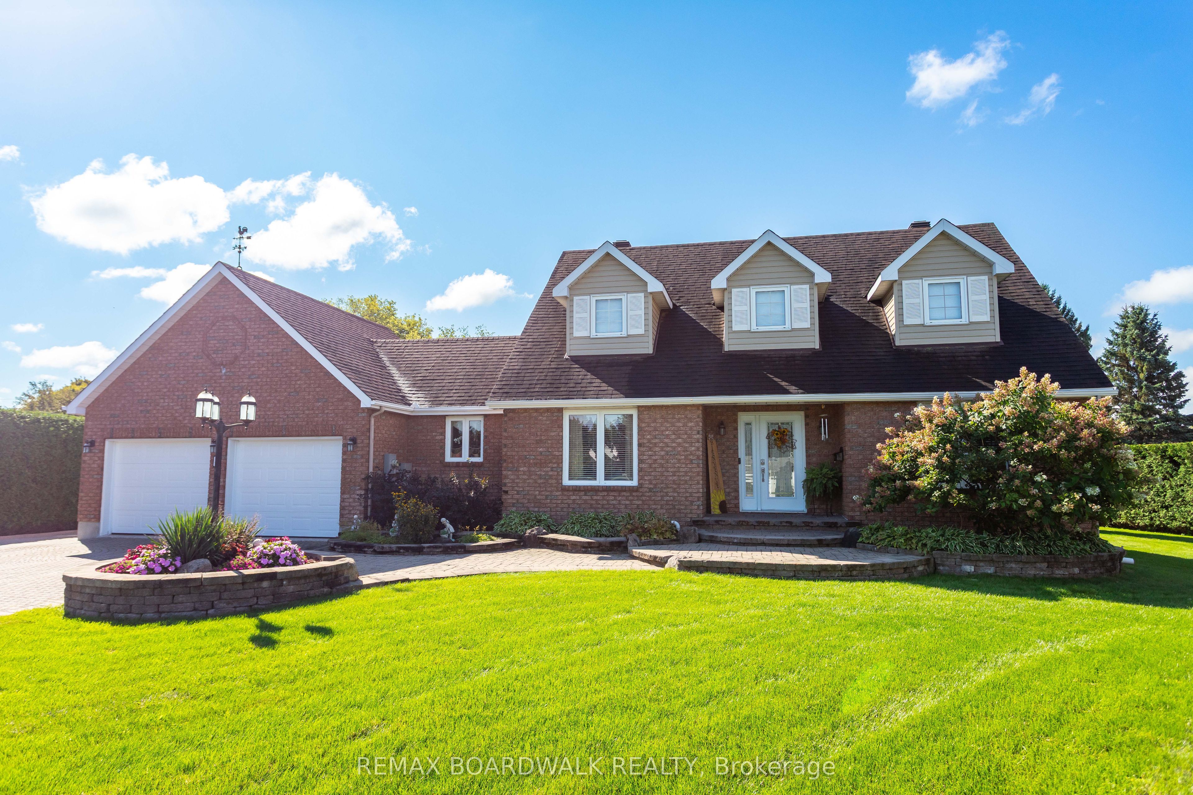 32 Faucher Boulevard Property Photo 2
