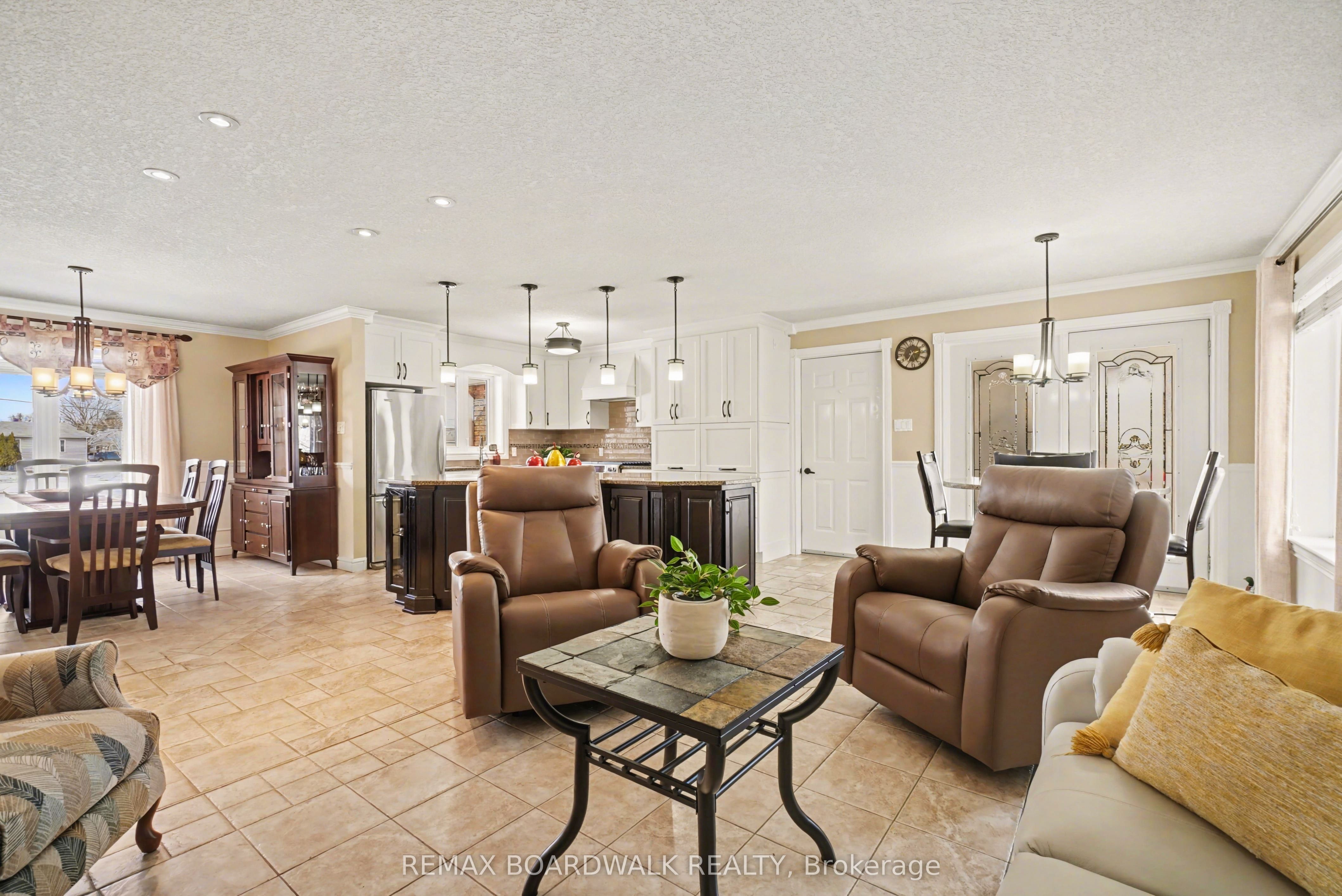 32 Faucher Boulevard Property Photo 7