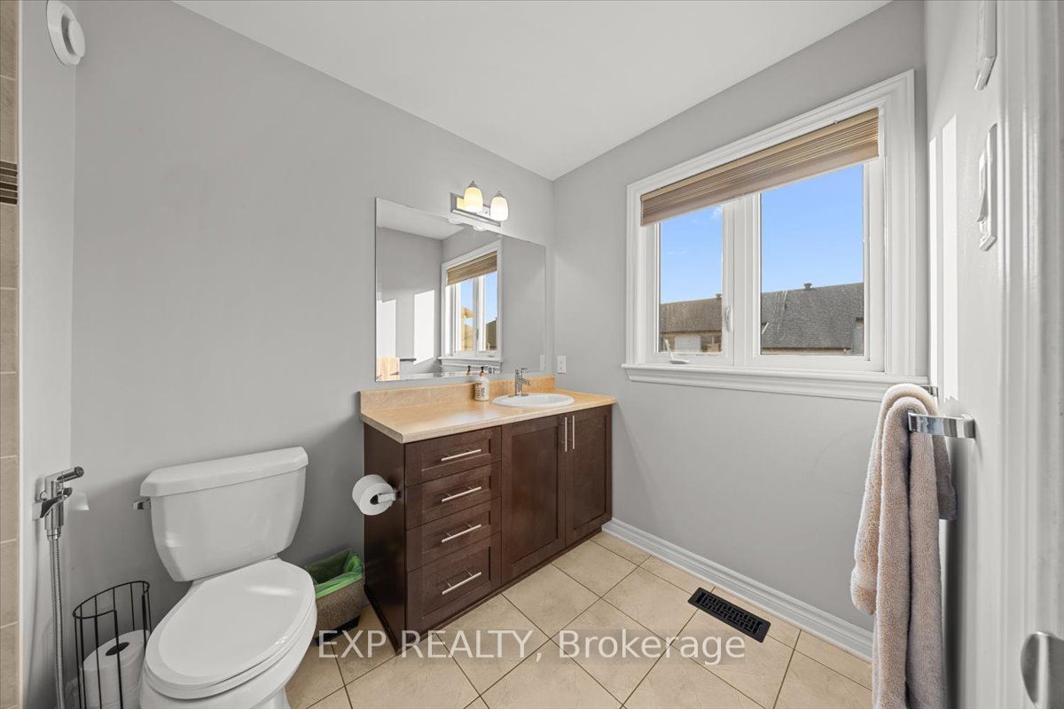 255 Shinleaf Crescent Property Photo 32
