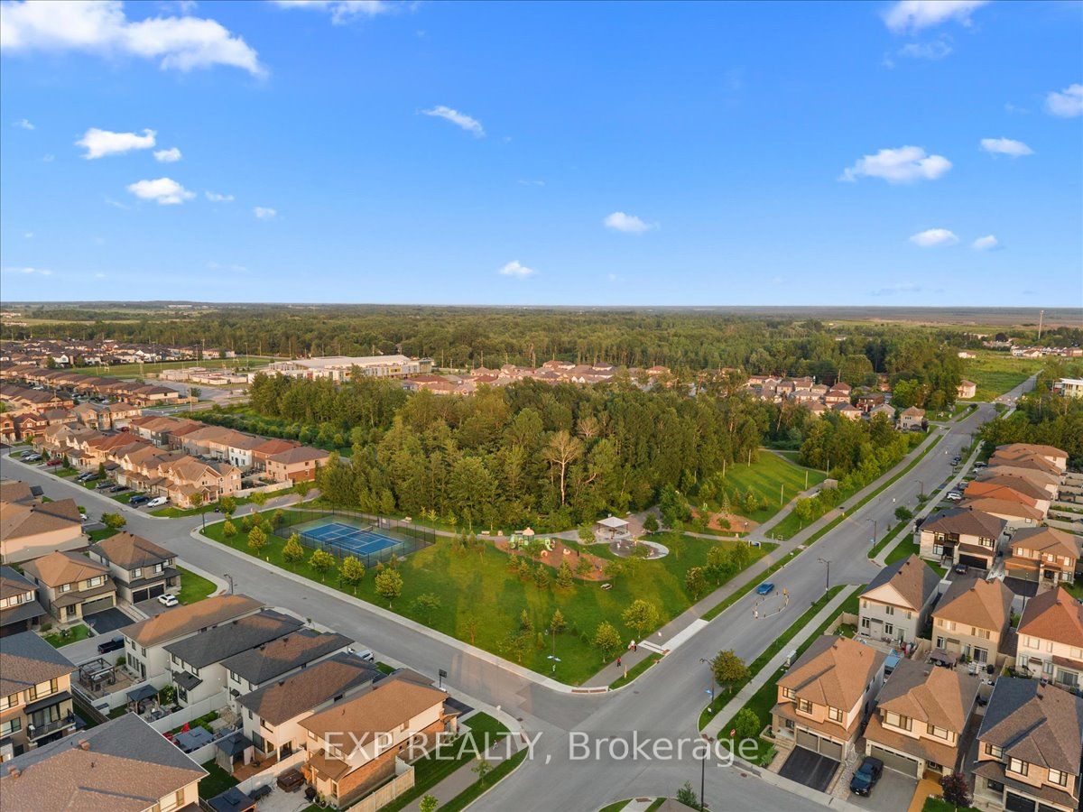 255 Shinleaf Crescent Property Photo 44