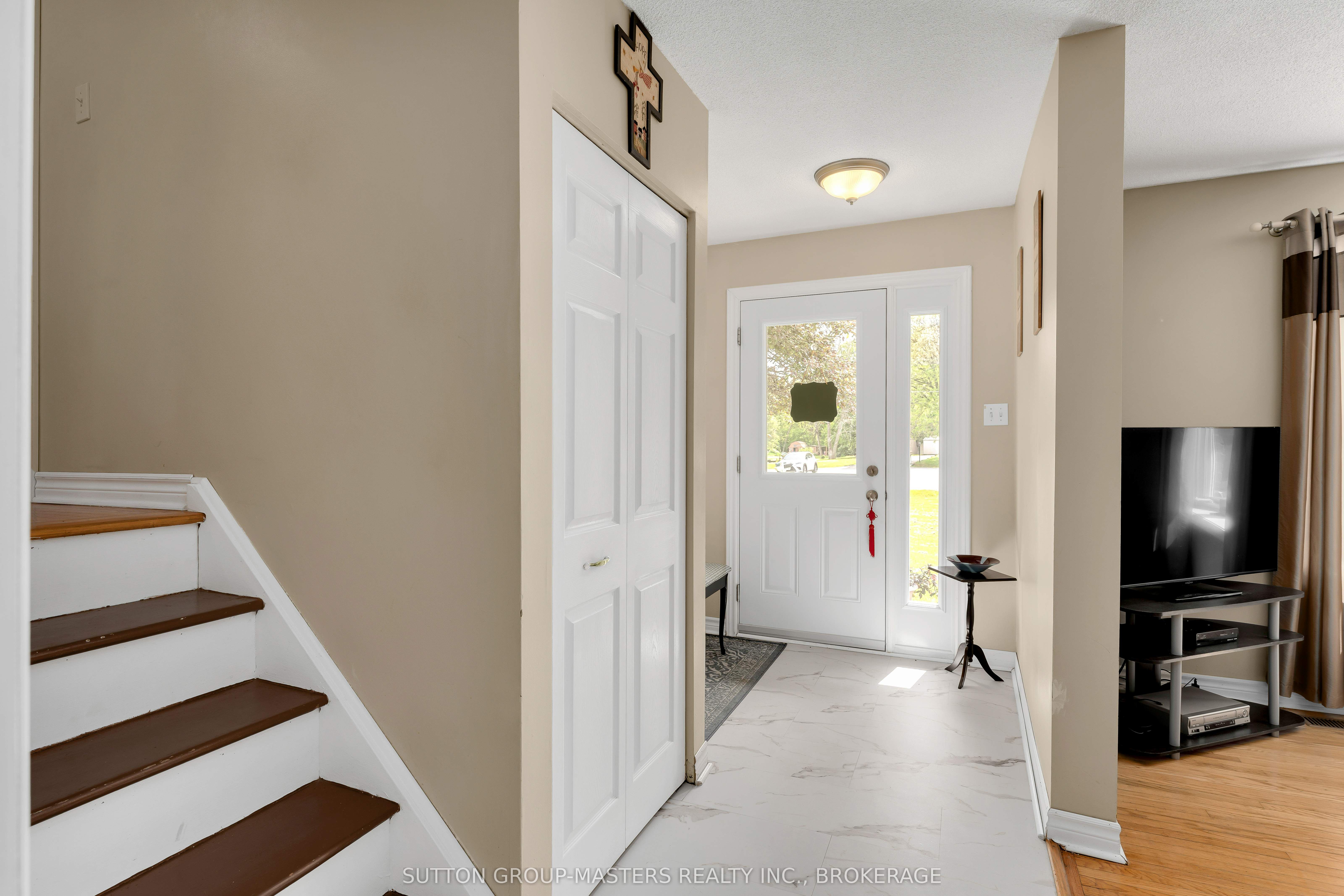 21 Mcdonald Crescent Property Photo 5