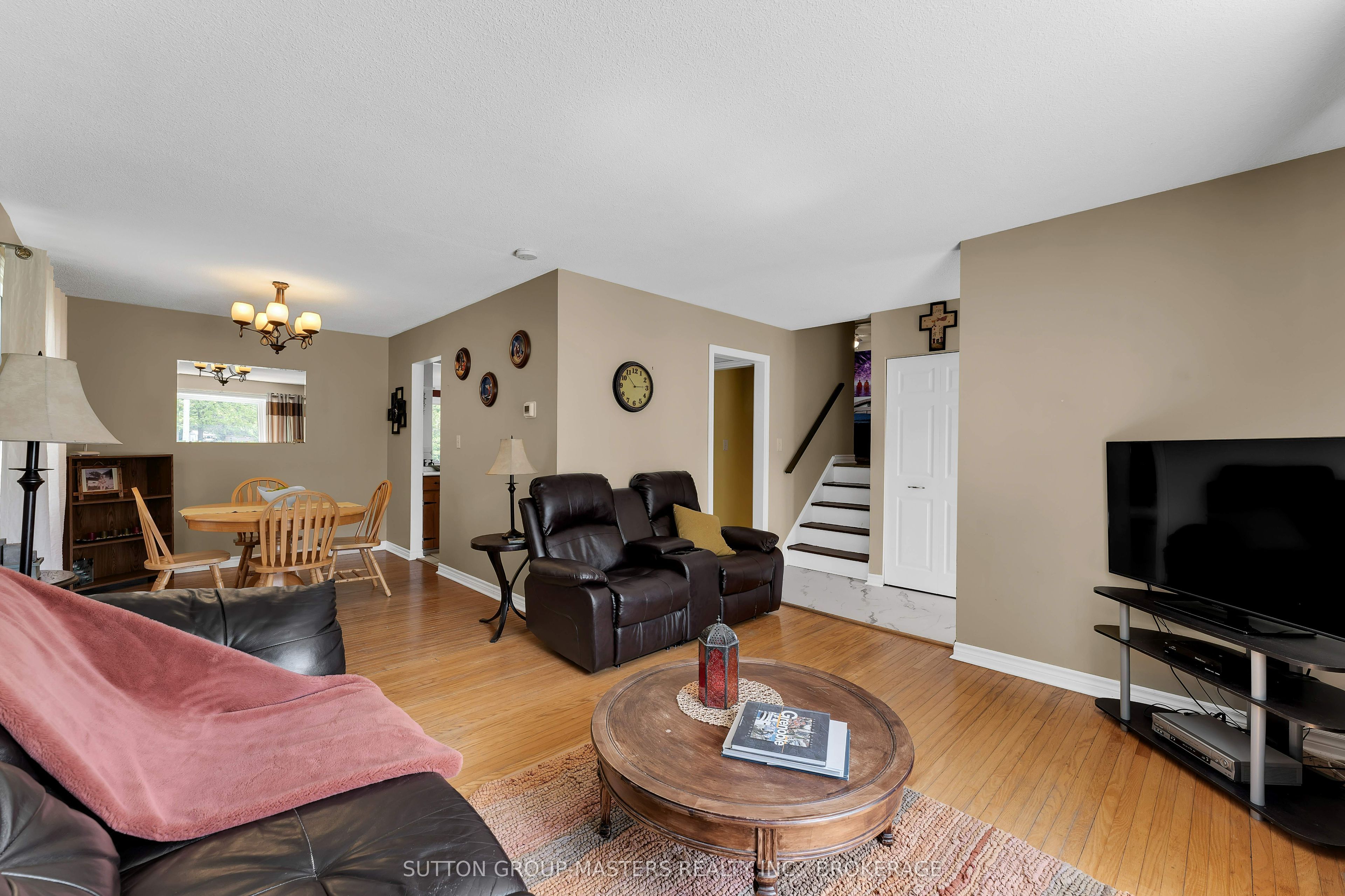 21 Mcdonald Crescent Property Photo 9
