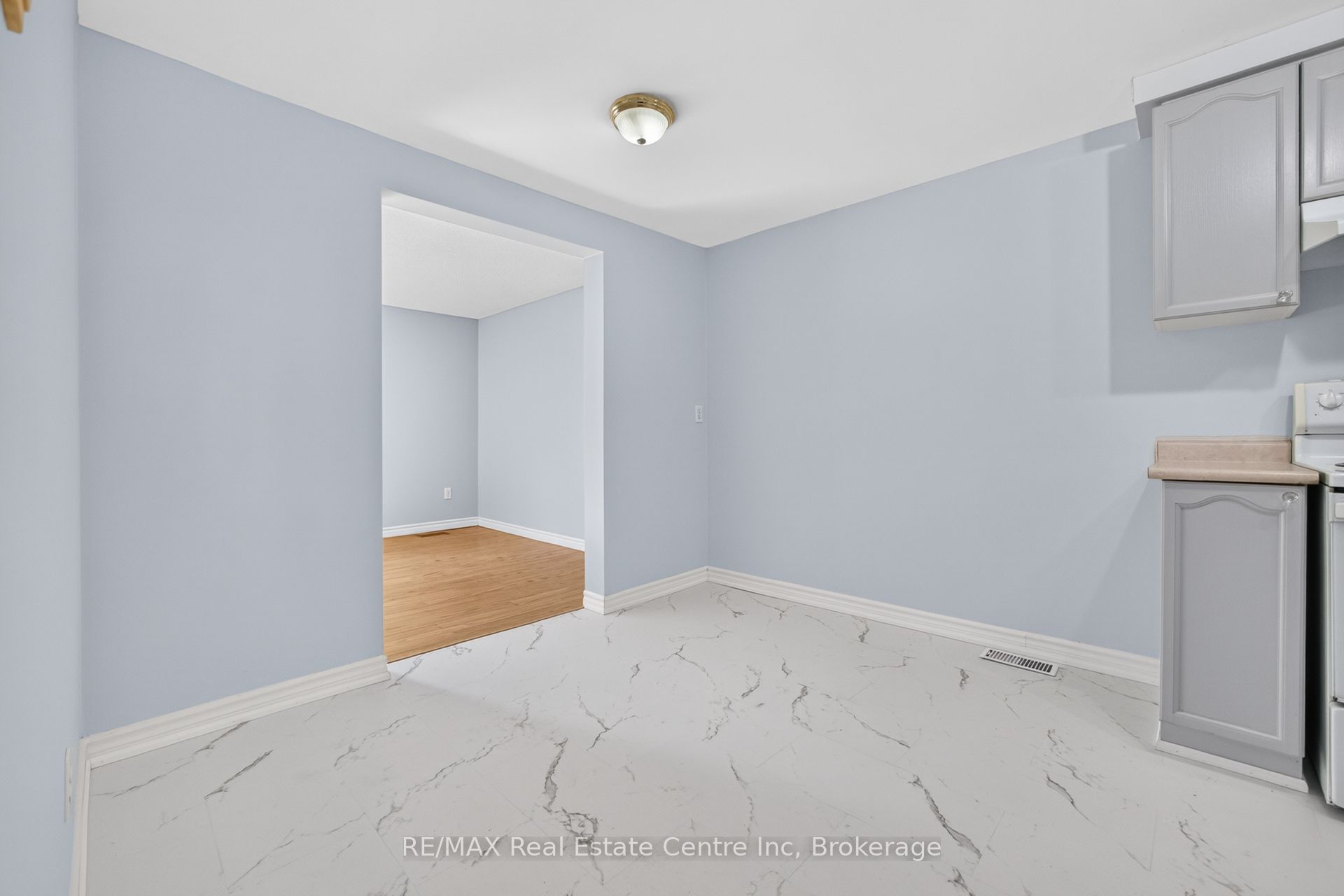 129 Victoria Road N 86 Property Photo 16