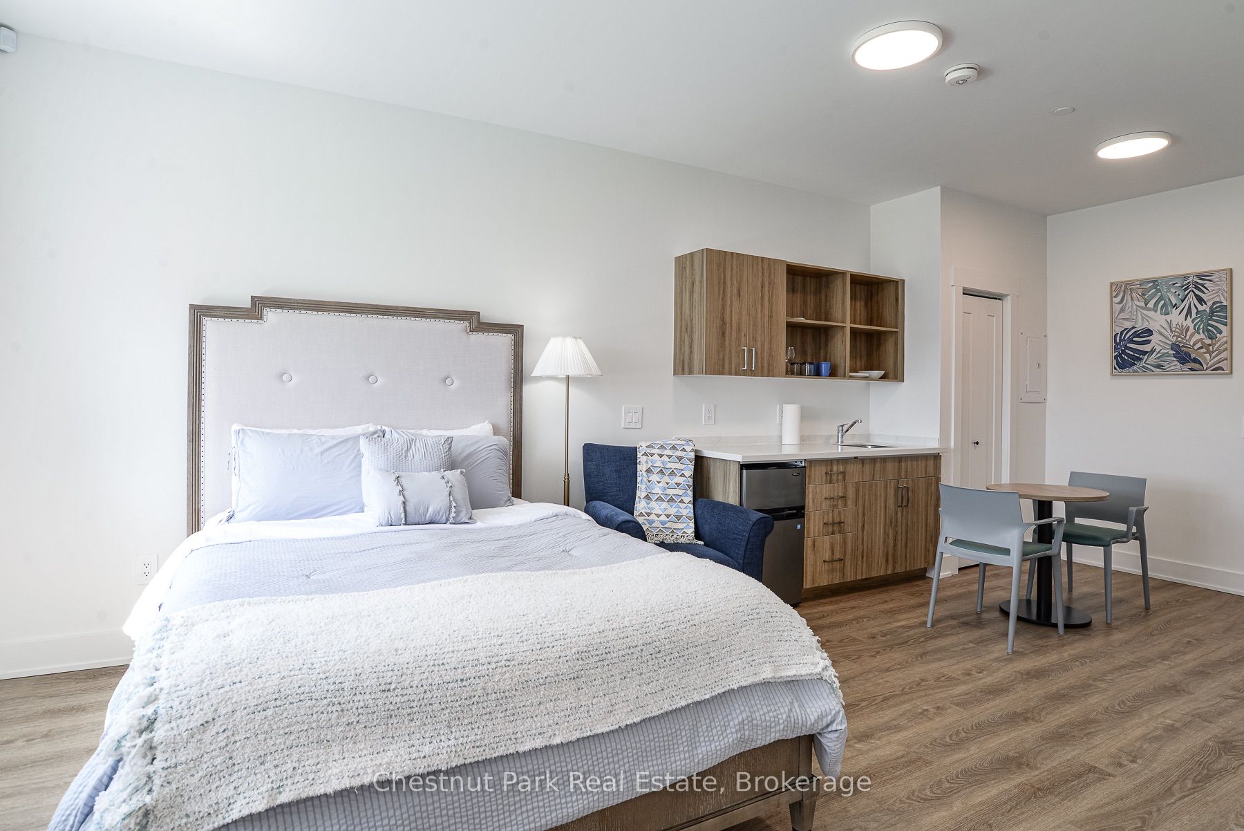 520 Isaac Street (studio Suite) Property Photo 4