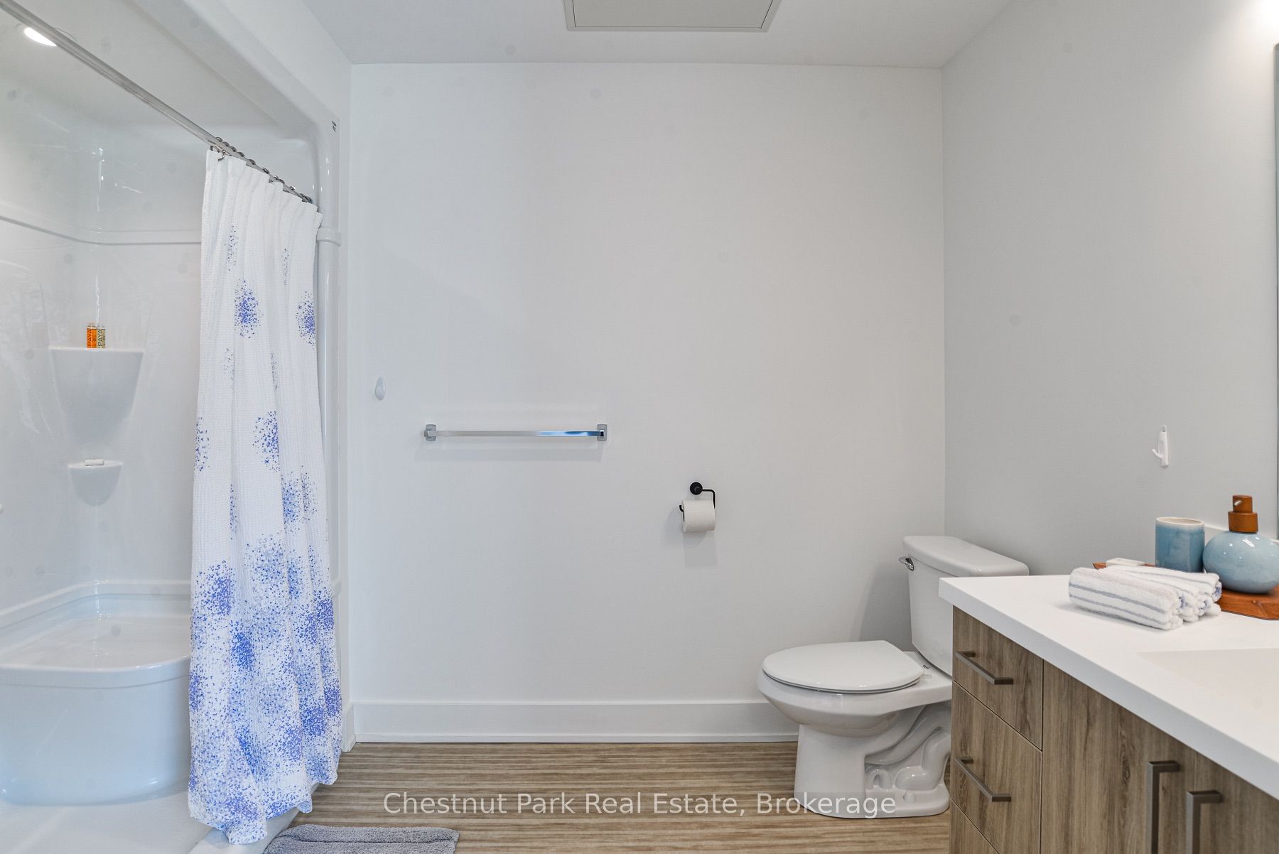 520 Isaac Street (studio Suite) Property Photo 9