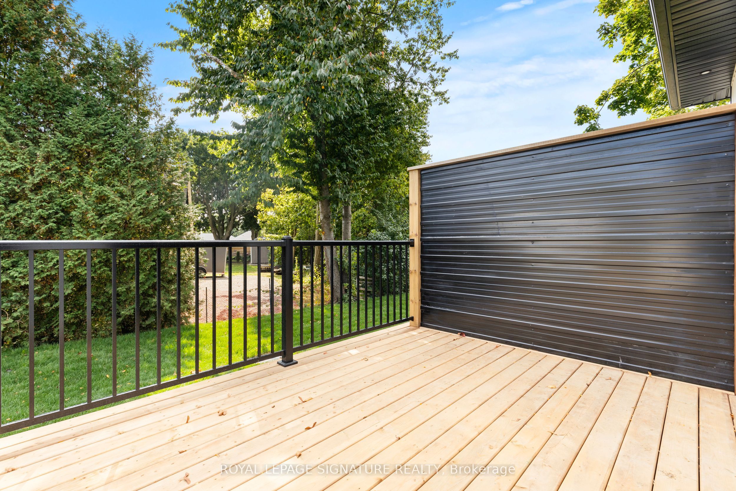 141 King Edward Street Property Photo 30