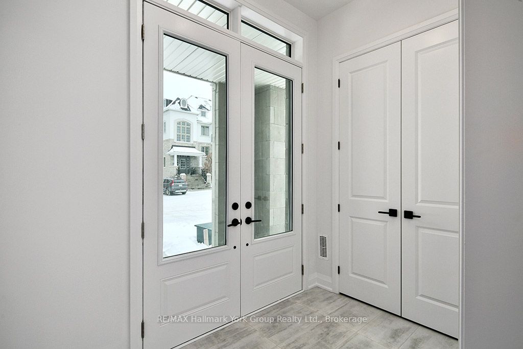 5-11 Bay Street E Property Photo 7