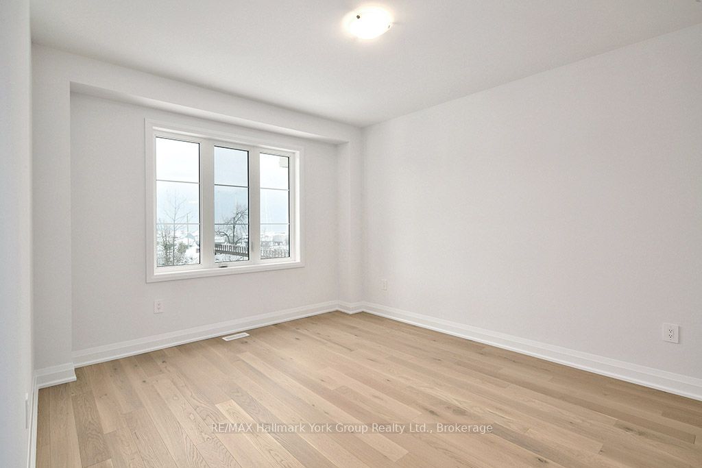 5-11 Bay Street E Property Photo 33