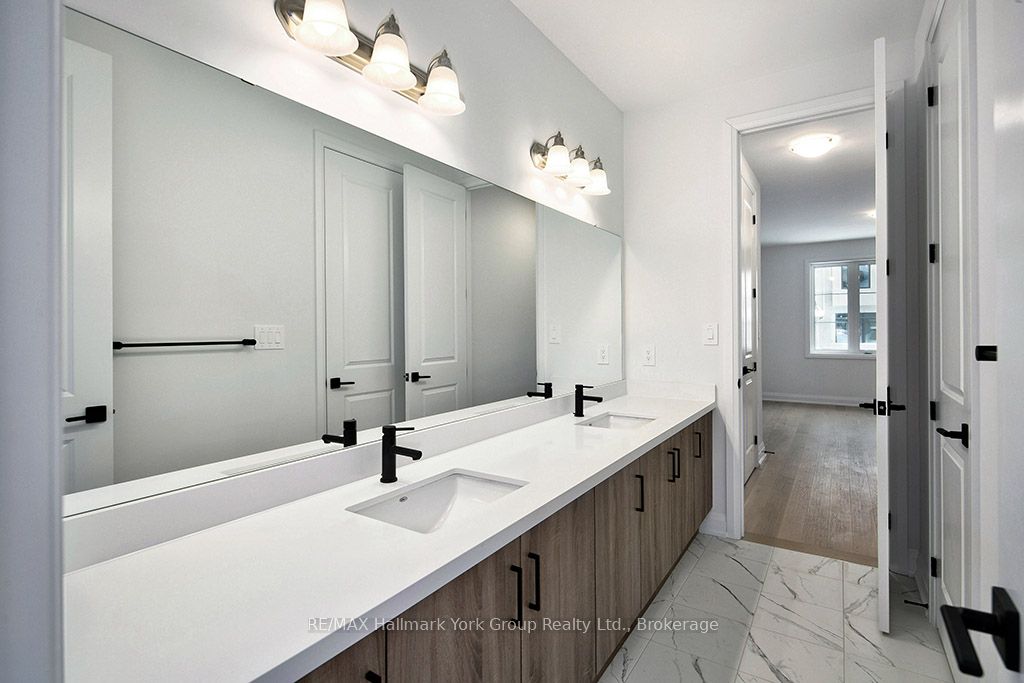 5-11 Bay Street E Property Photo 35