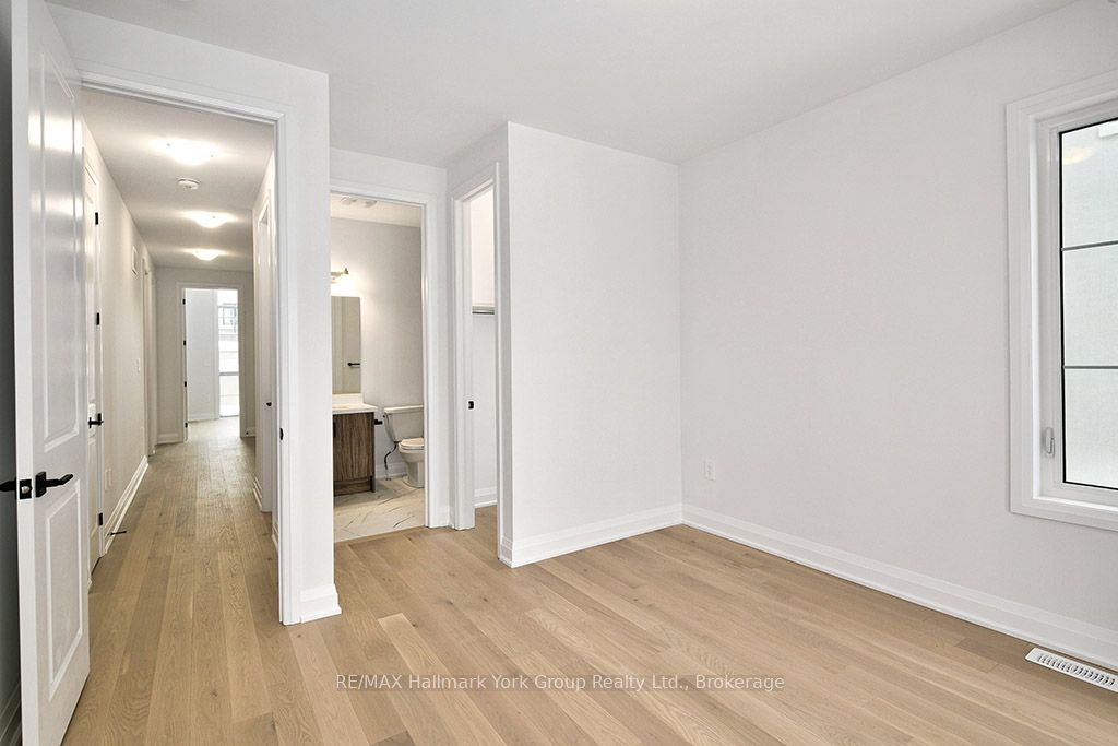 5-11 Bay Street E Property Photo 39