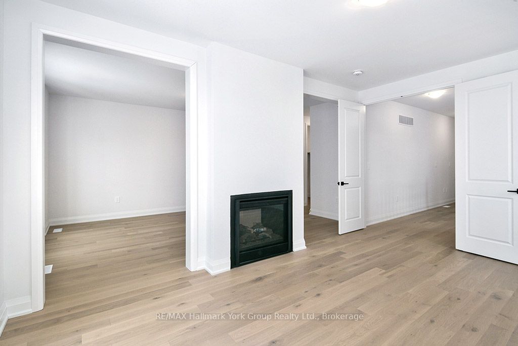 5-11 Bay Street E Property Photo 45