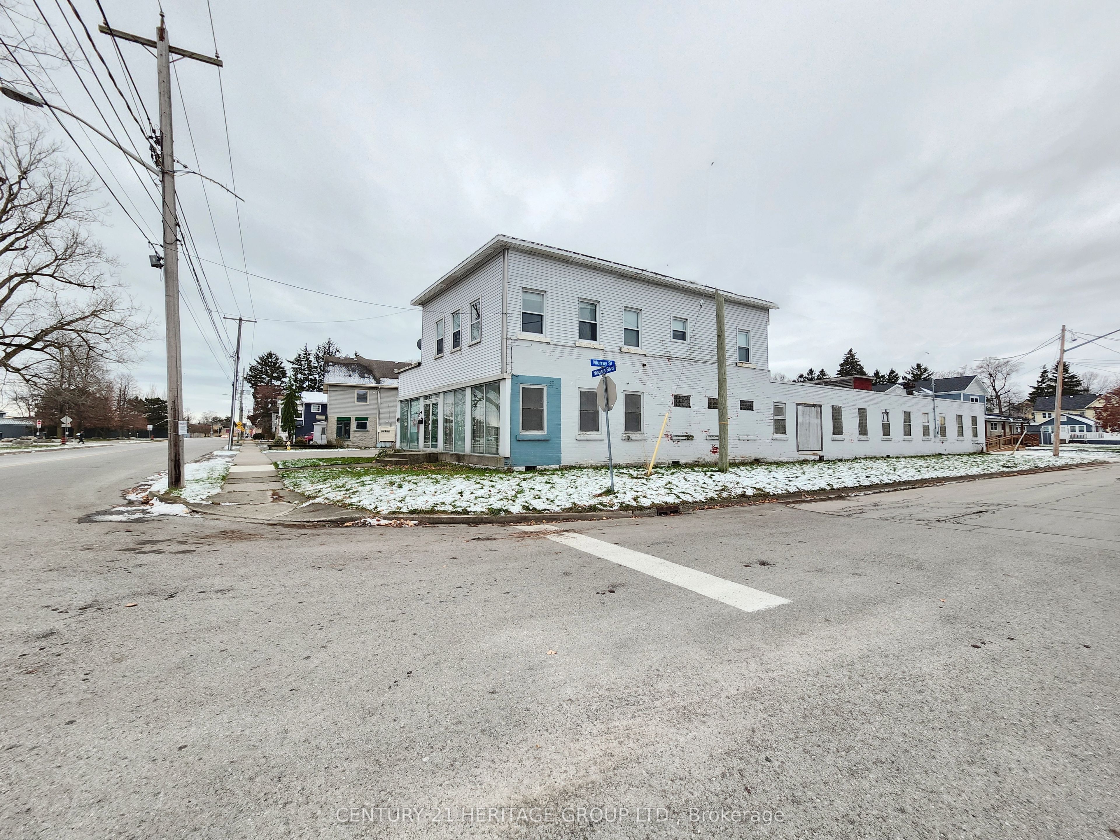 203 Niagara Boulevard Property Photo 2