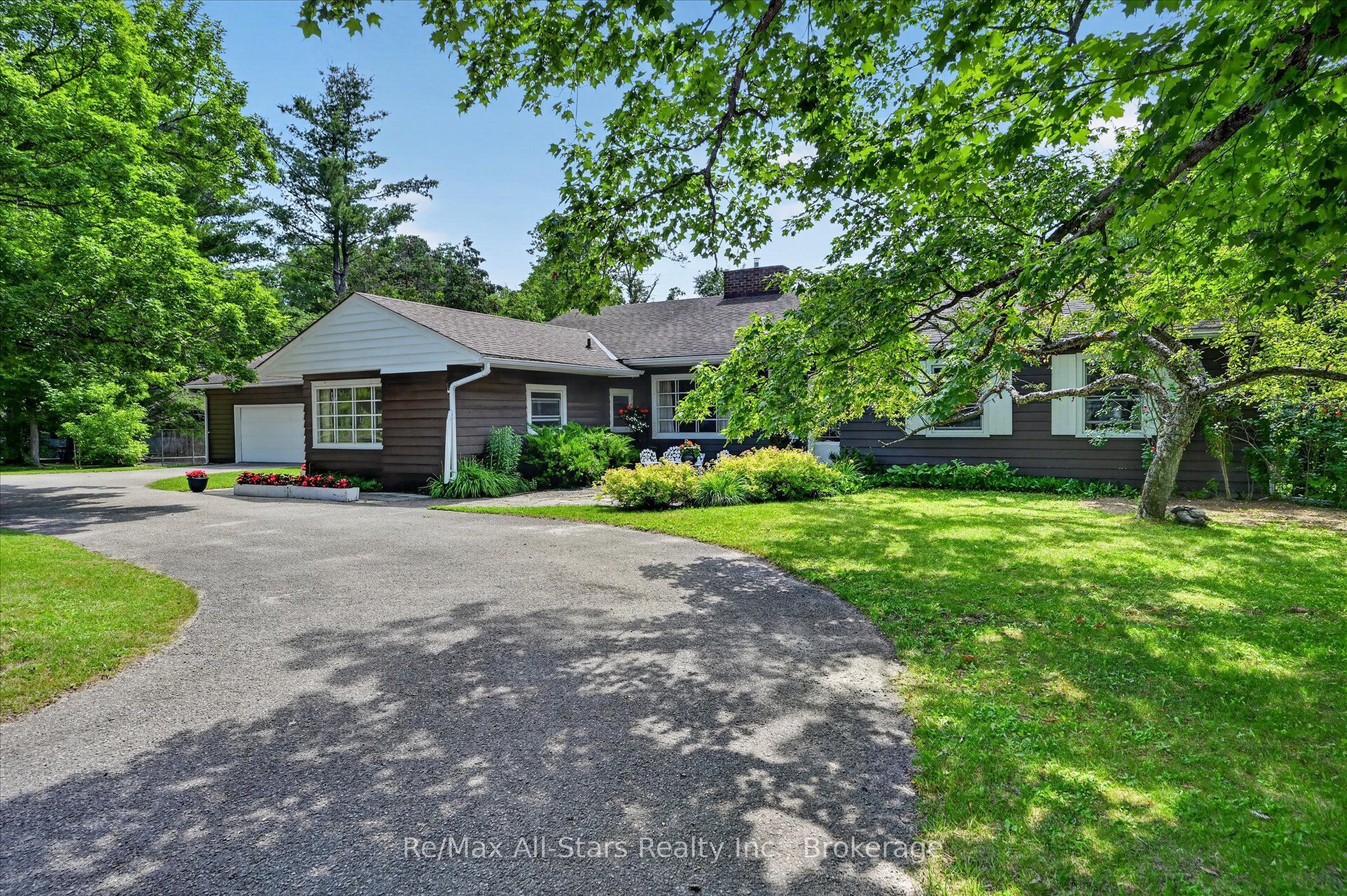 85 Grandy Road Property Photo 2