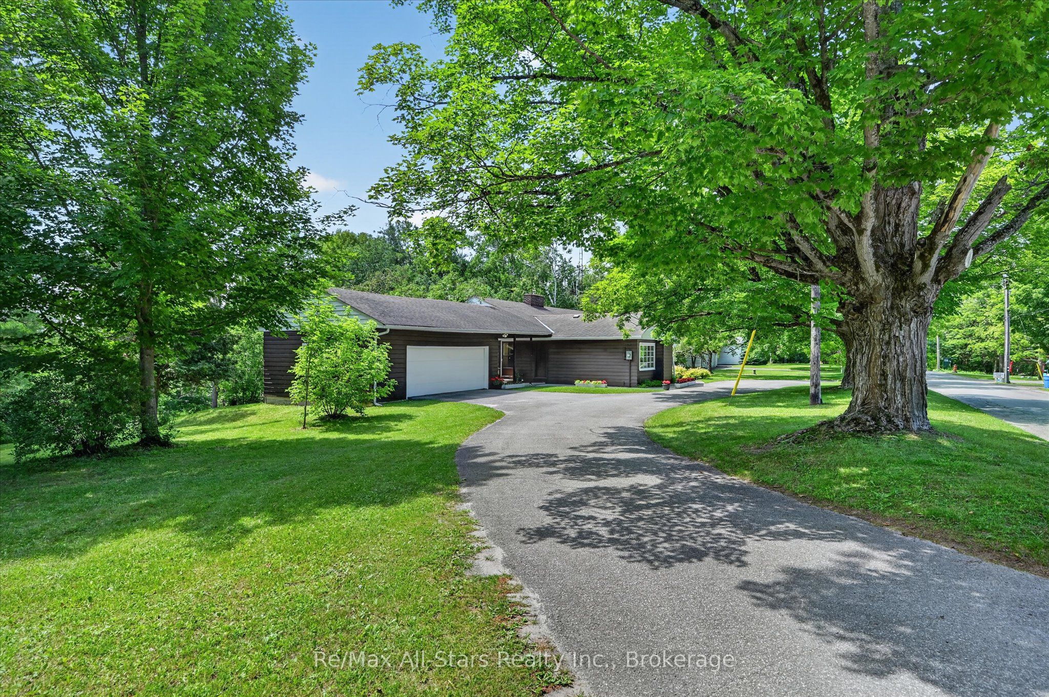 85 Grandy Road Property Photo 3