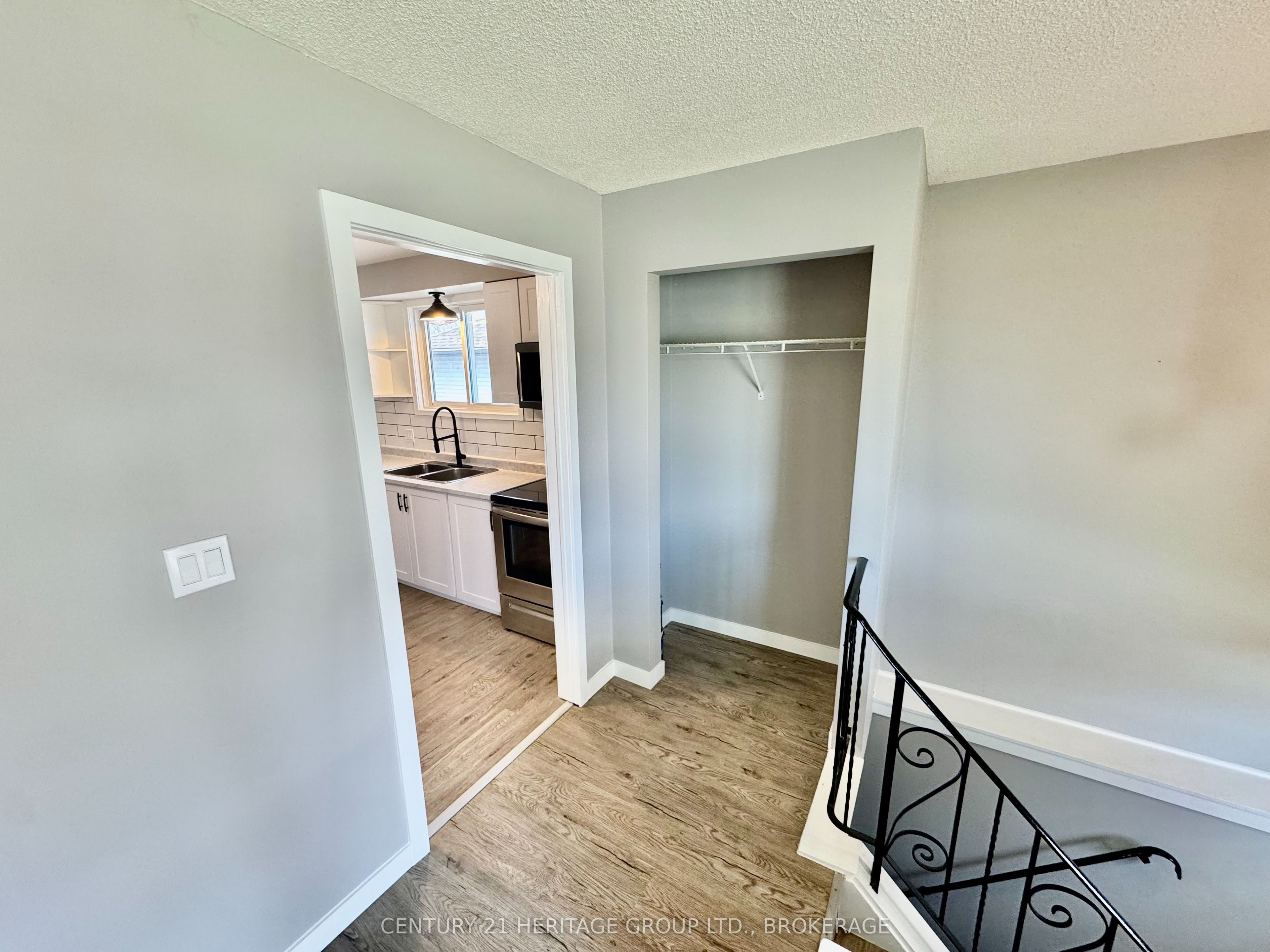 356 Owens Crescent Property Photo 4
