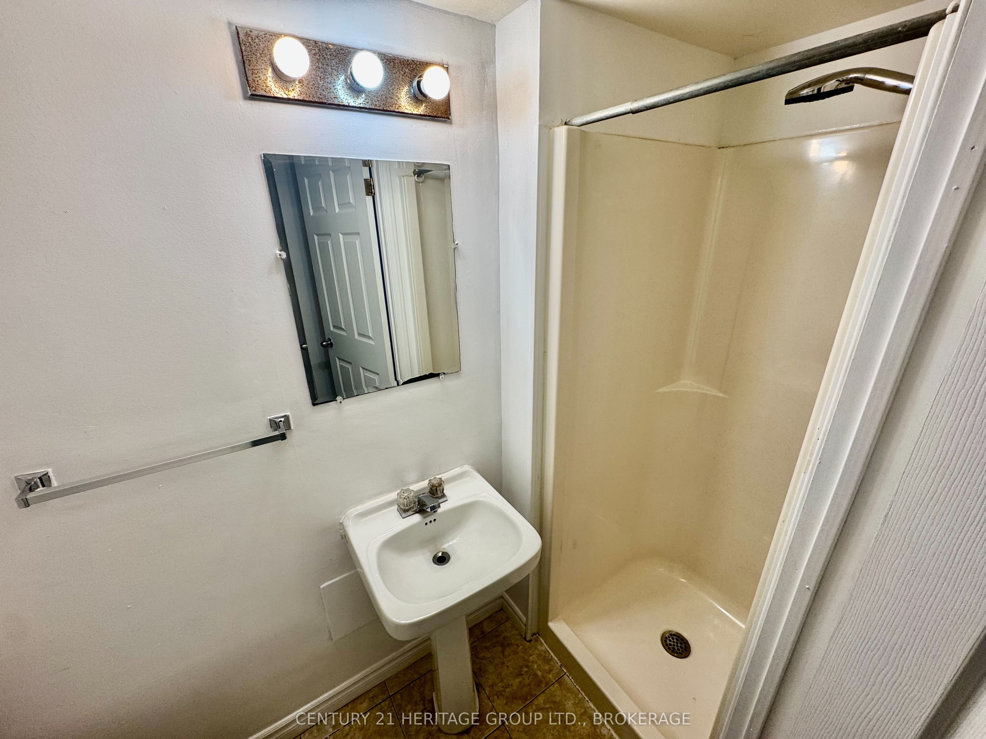 356 Owens Crescent Property Photo 18