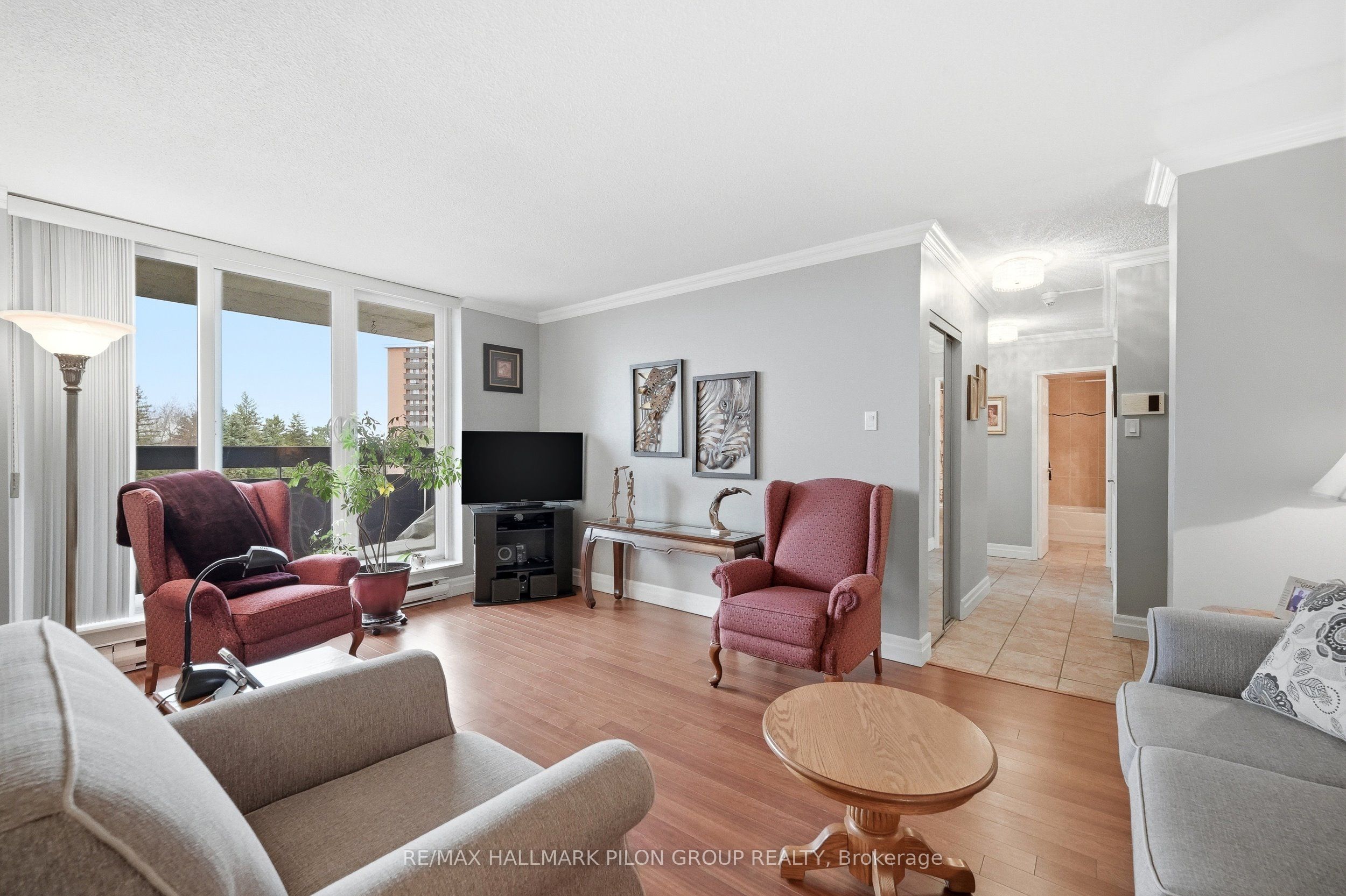 2000 Jasmine Crescent 508 Property Photo 4