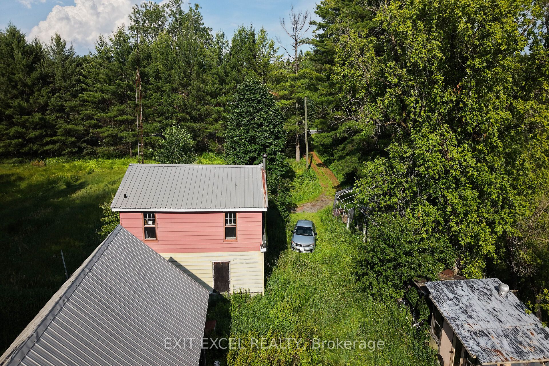 4822 Champlain Street Property Photo 6