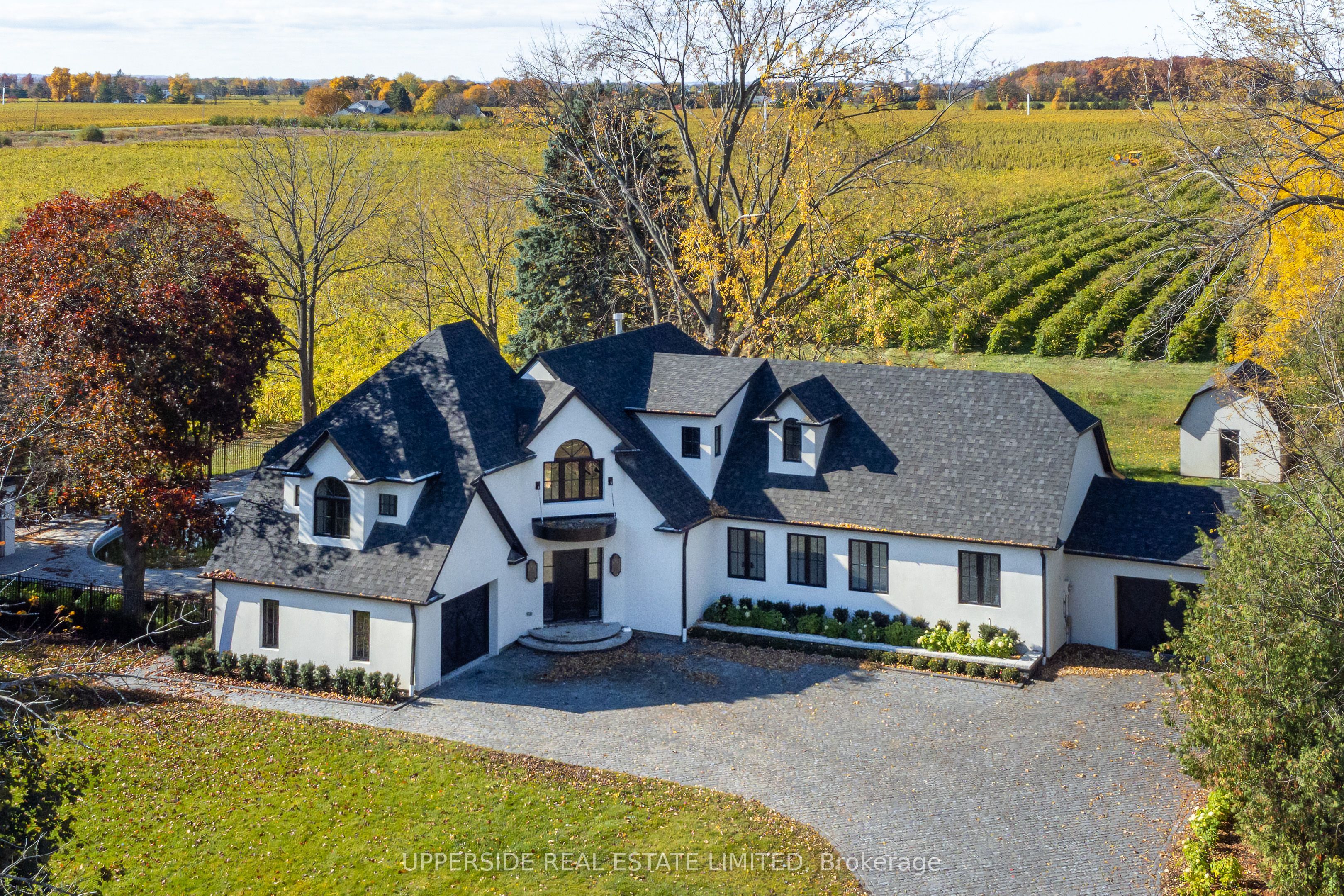 15886 Niagara Parkway Property Photo 1