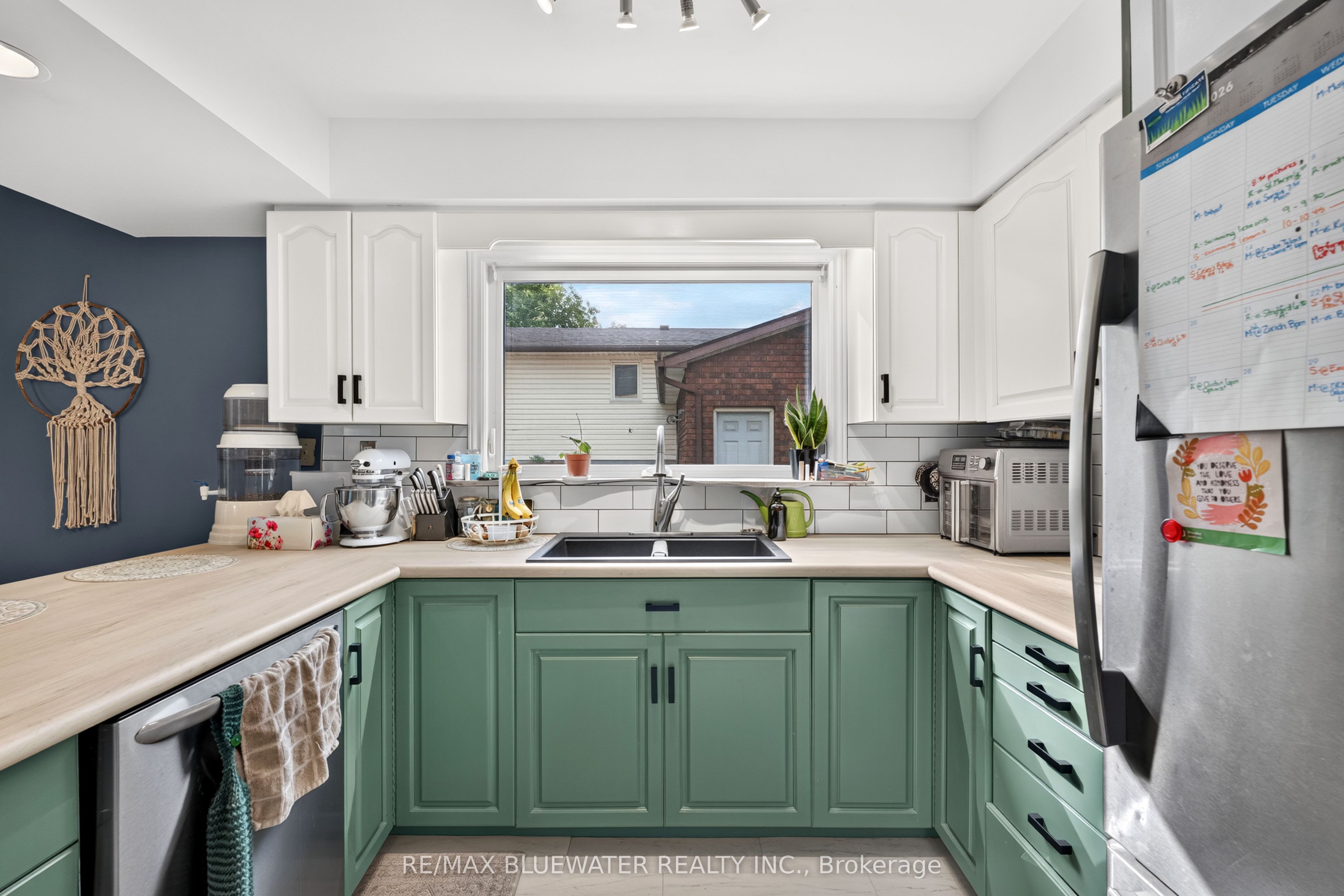 177 Toronto Street Property Photo 6
