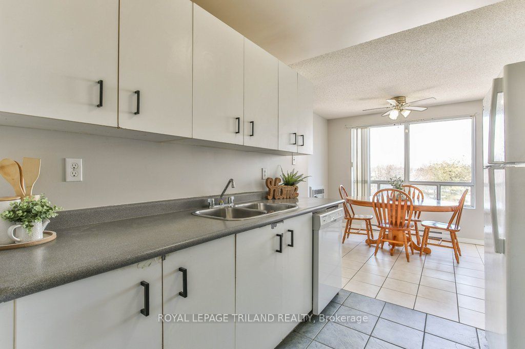 333 Commissioners Road W 405 Property Photo 10