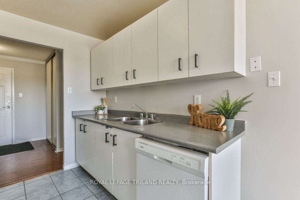 333 Commissioners Road W 405 Property Photo 13
