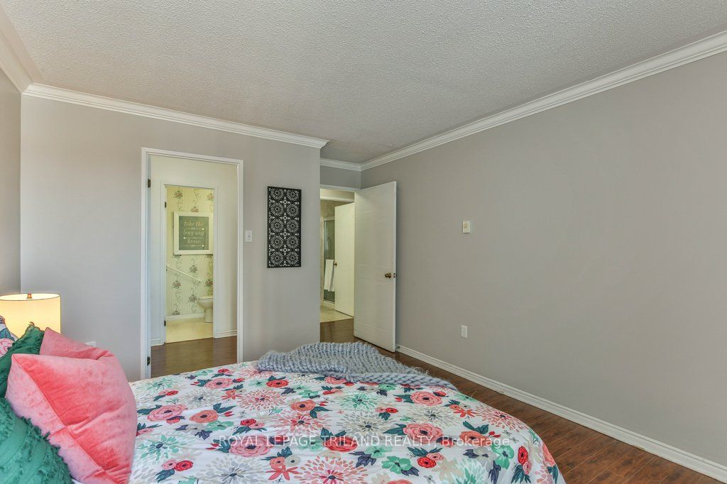333 Commissioners Road W 405 Property Photo 26
