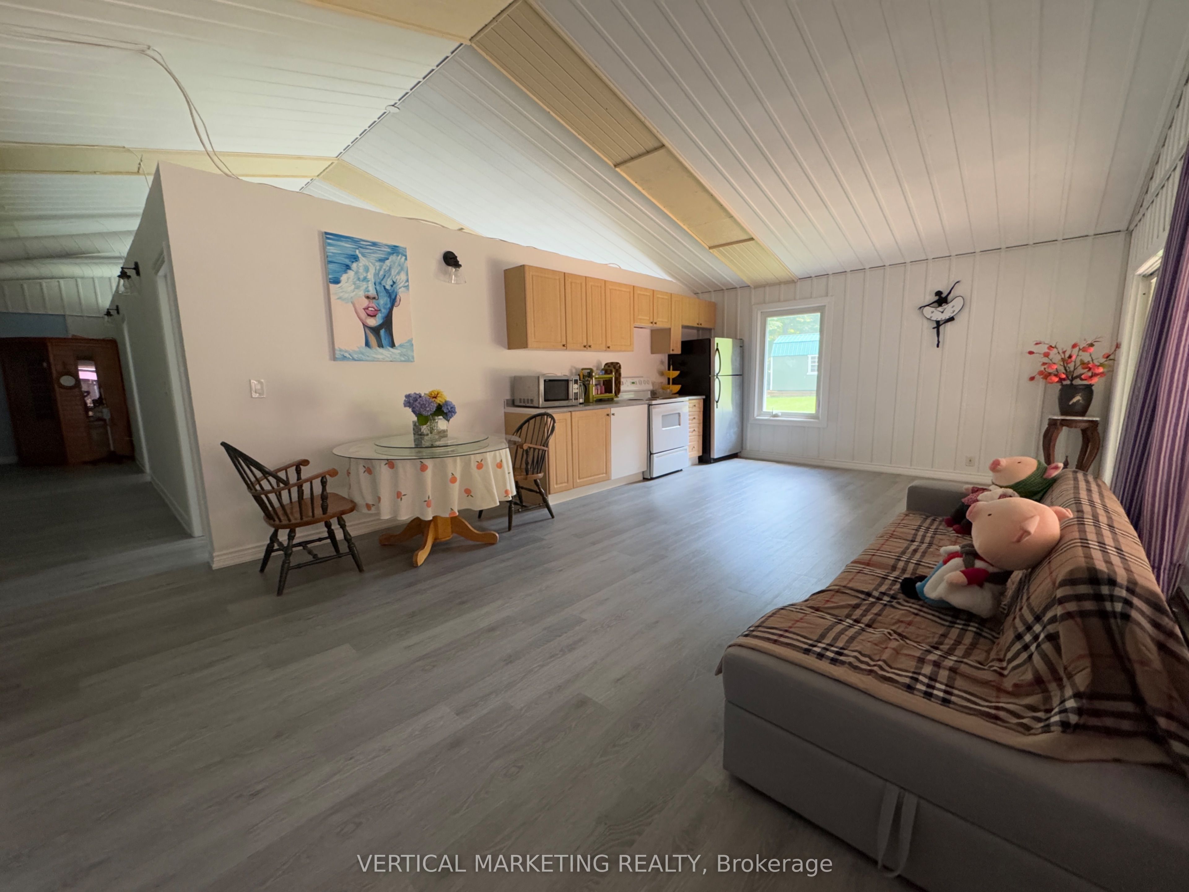823 Relative Road Property Photo 17